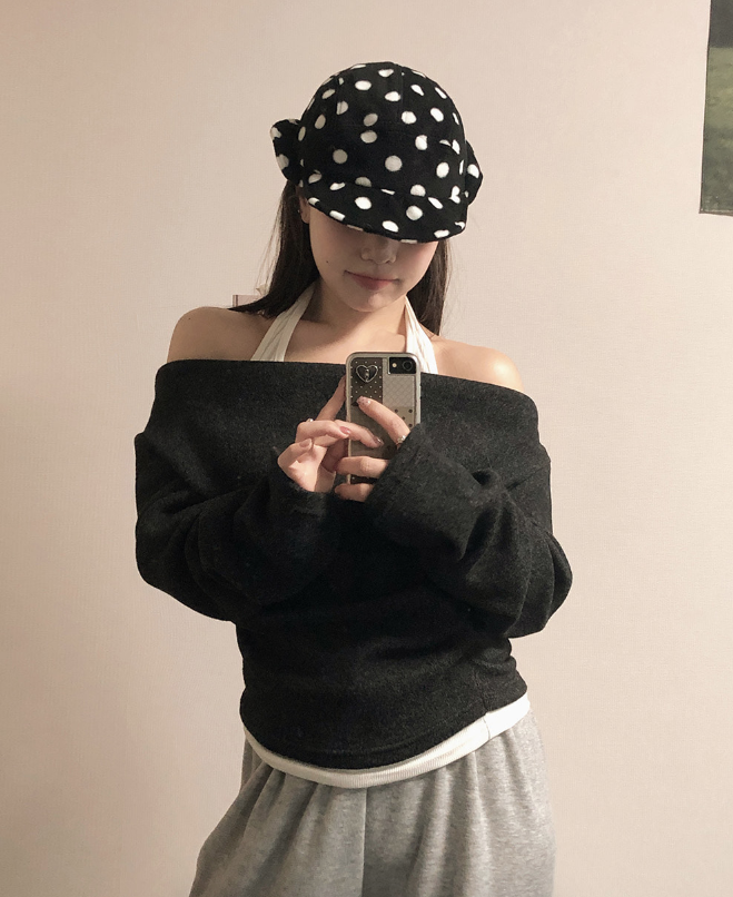 秋冬預訂｜【年末穿搭/🎄聖誕節】Roizen露肩抓絨吊帶褶皺疊層上衣