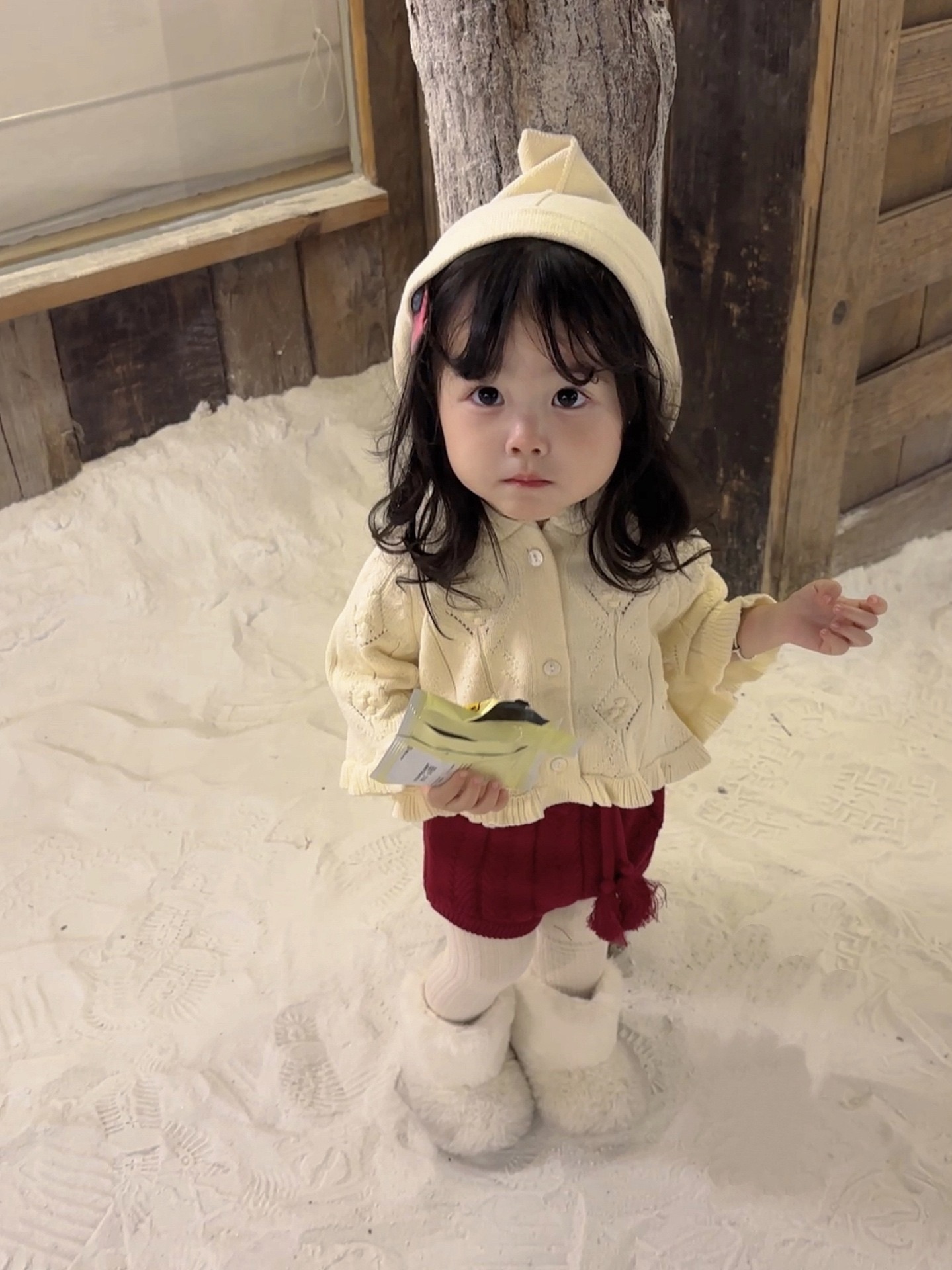 兩色花邊短版連帽針織上衣