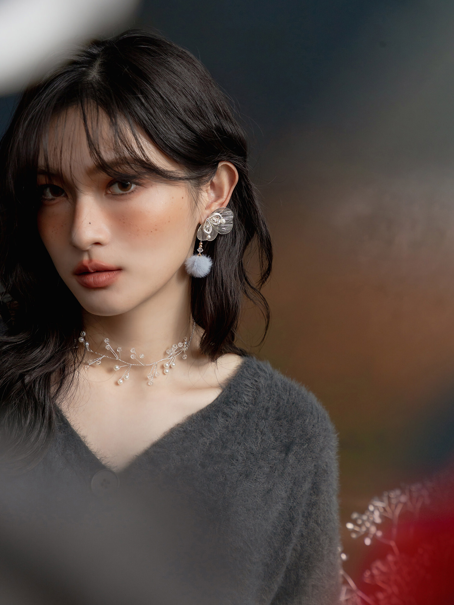 沉睡時的恩希。(2way)MUCHAT手作蝴蝶珍珠毛球純銀針耳環