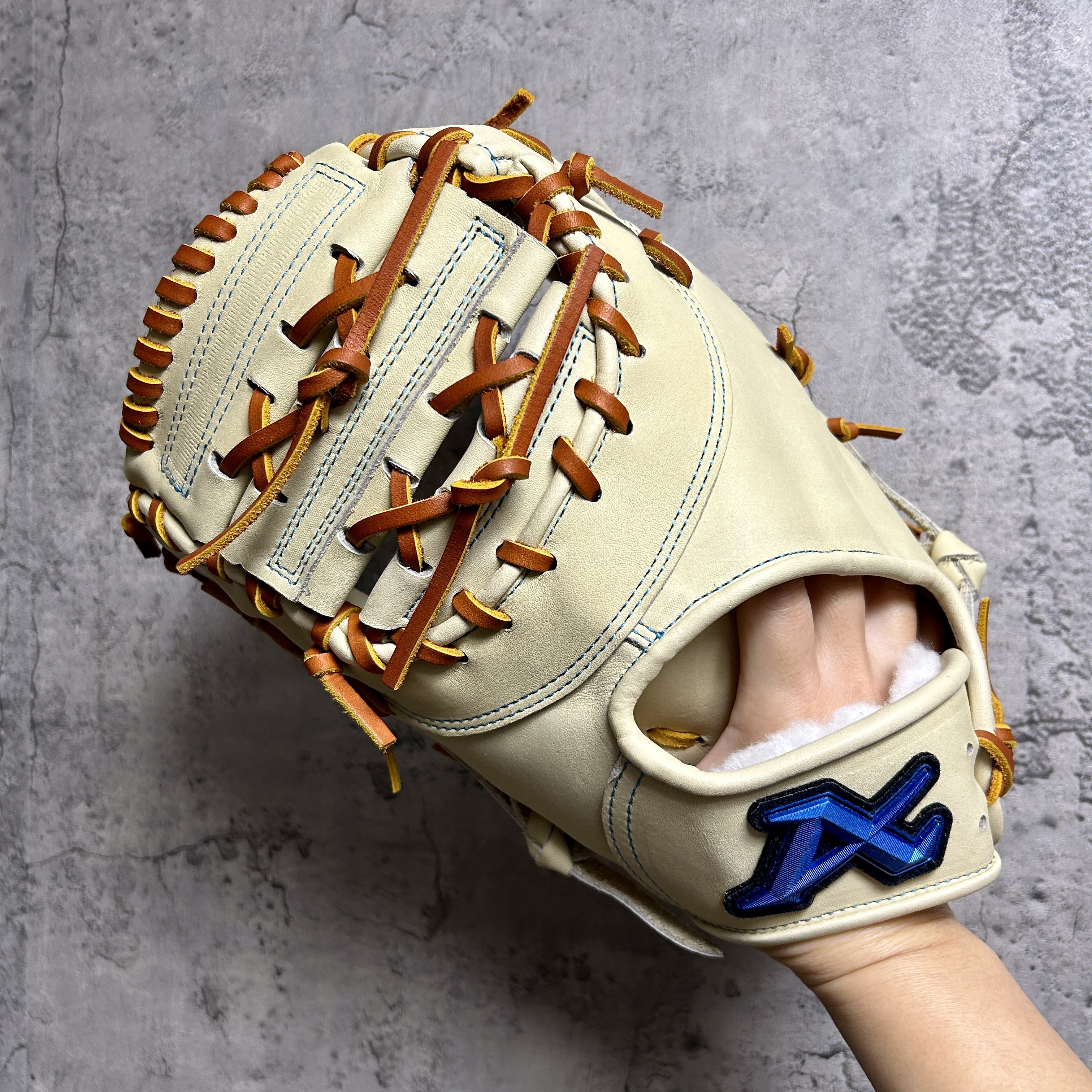 約12.8吋 ATOMS 北海道和牛 硬式 一壘手  AGL-NE003