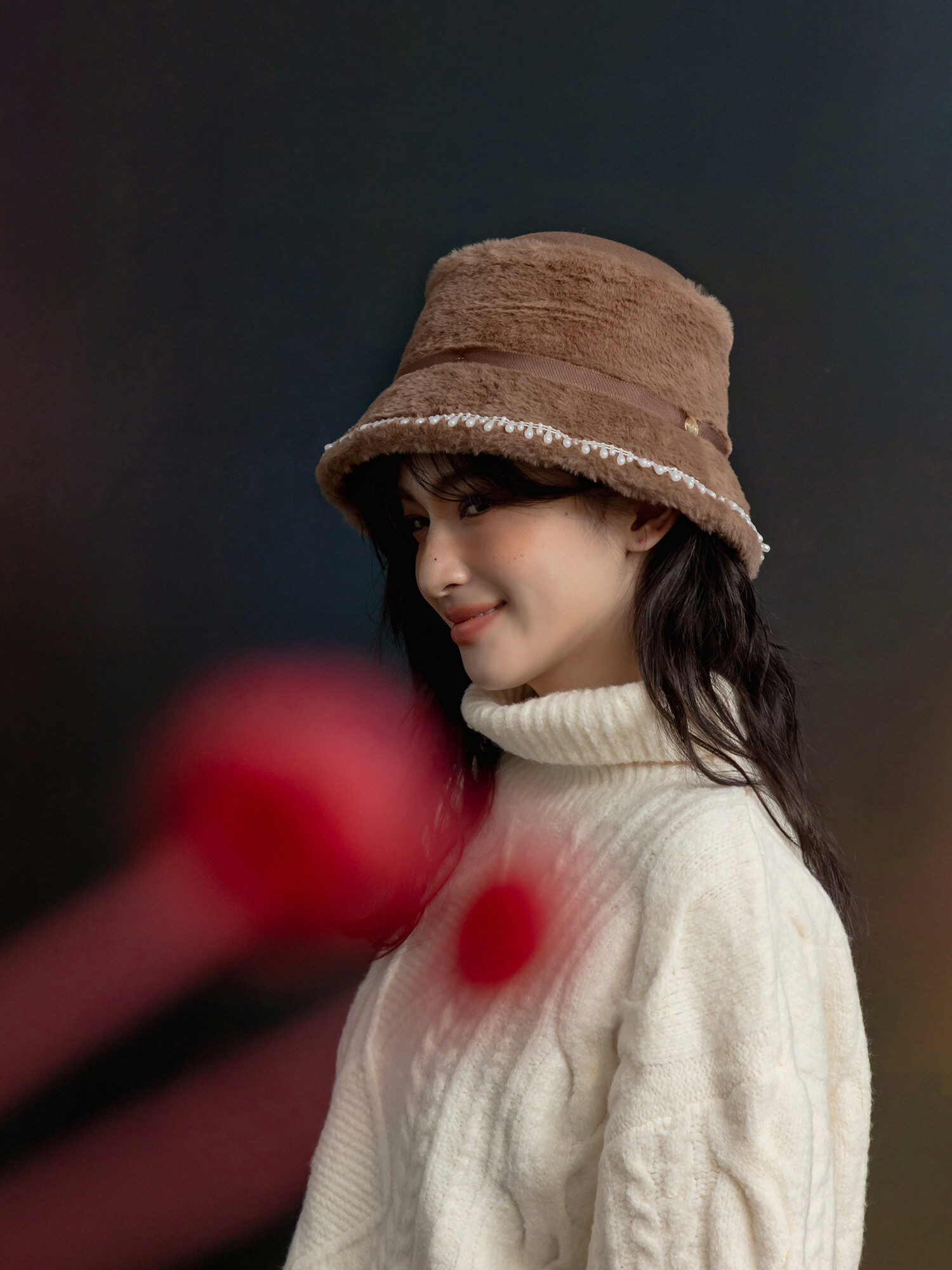 馬格畫作。MUCHAT手作珍珠蝶結毛呢淑女帽 (咖)