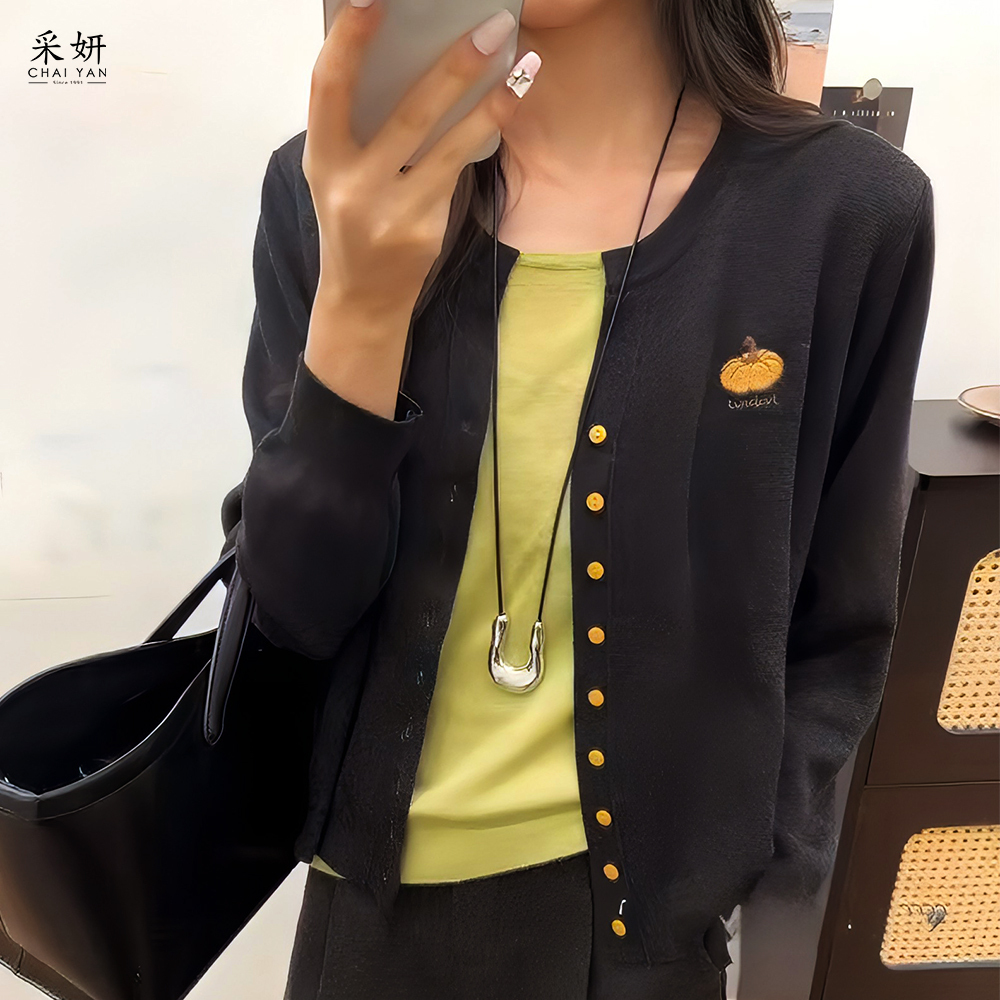 假兩件排釦南瓜刺繡針織長袖上衣