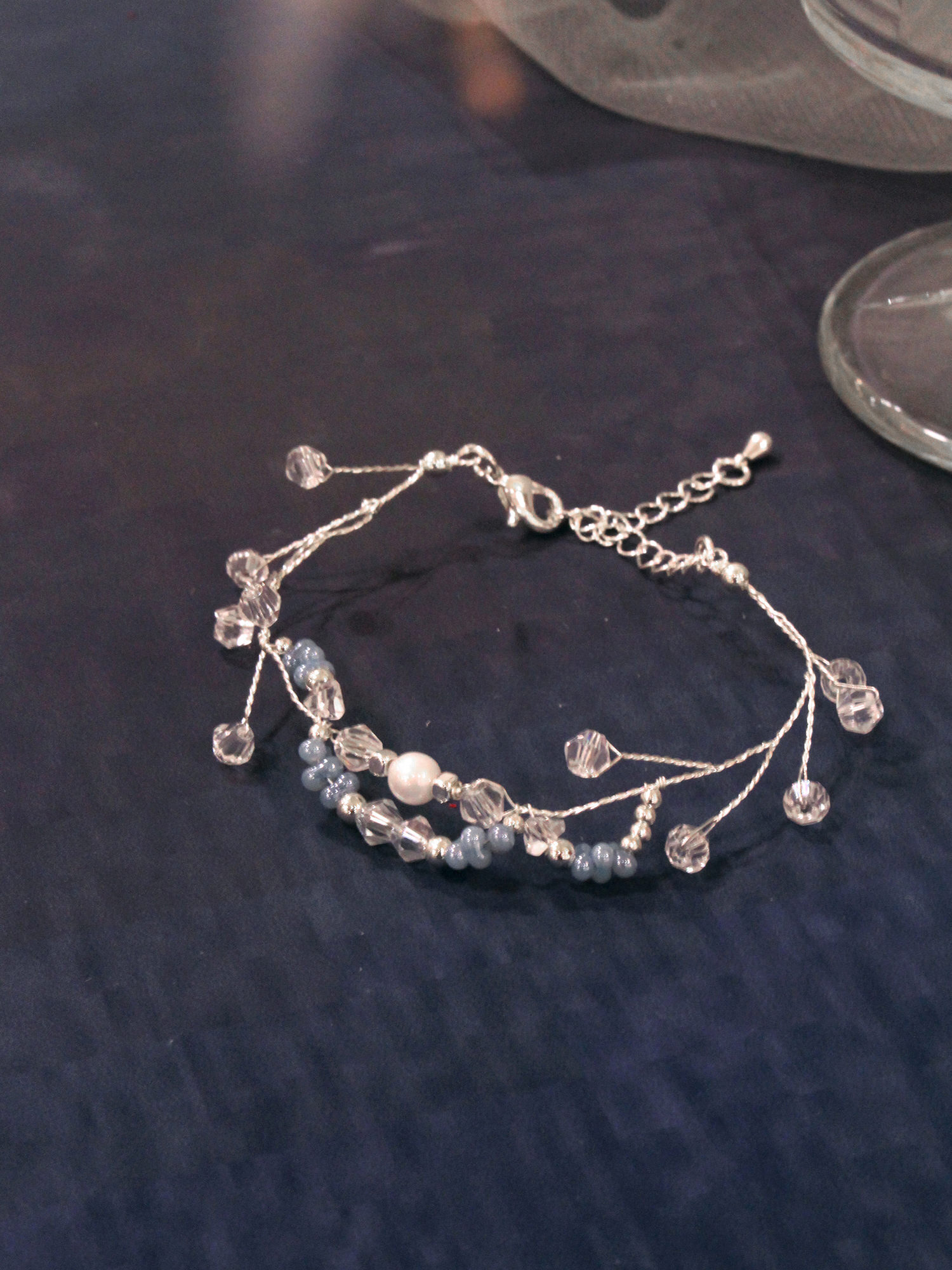 偷渡旅客。MUCHAT手作米珠水晶枝芽手鍊