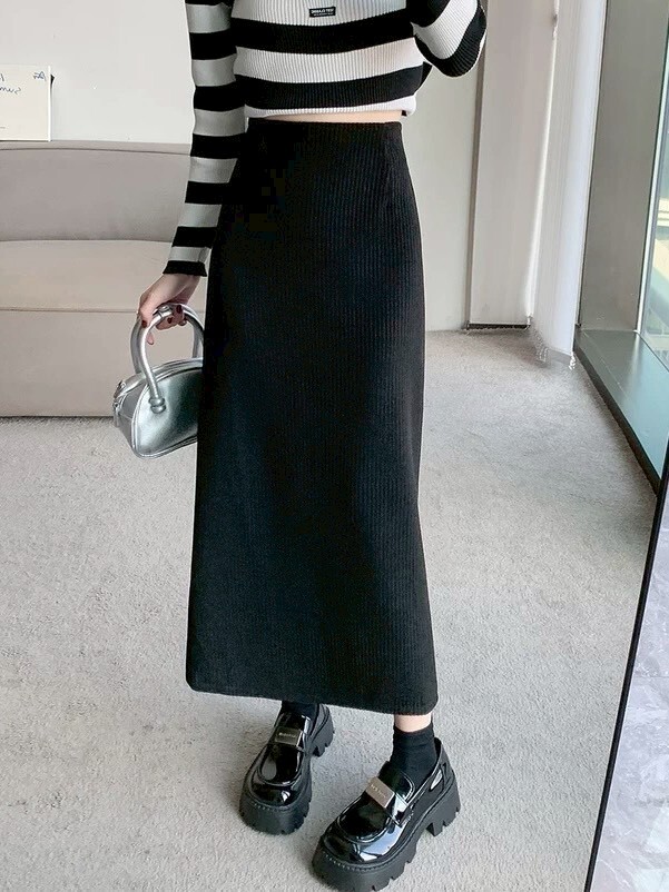 後鬆緊側拉鍊坑條羊絨長裙