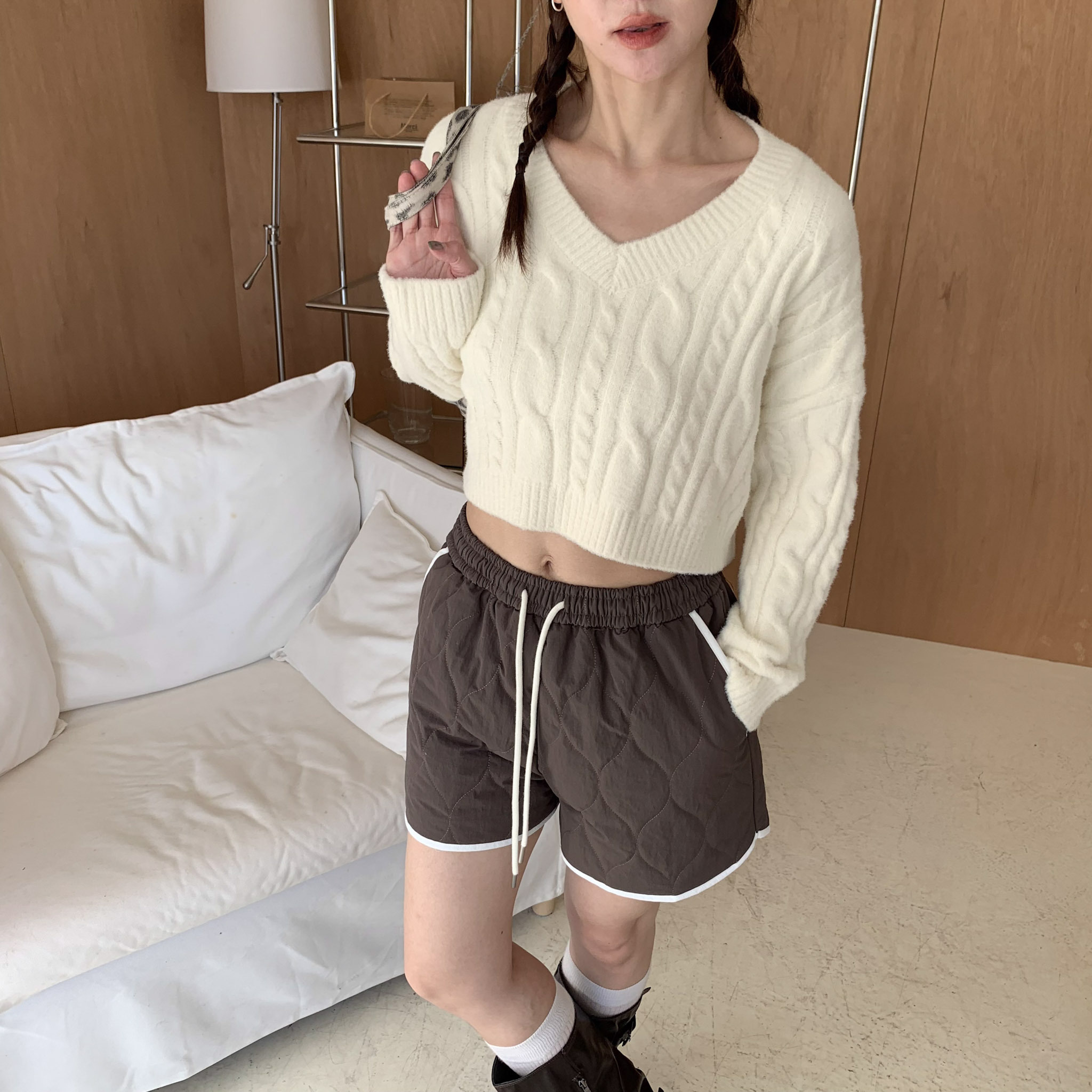 ISA_奶油蒙布朗  經典V領麻花針織短版上衣_51169