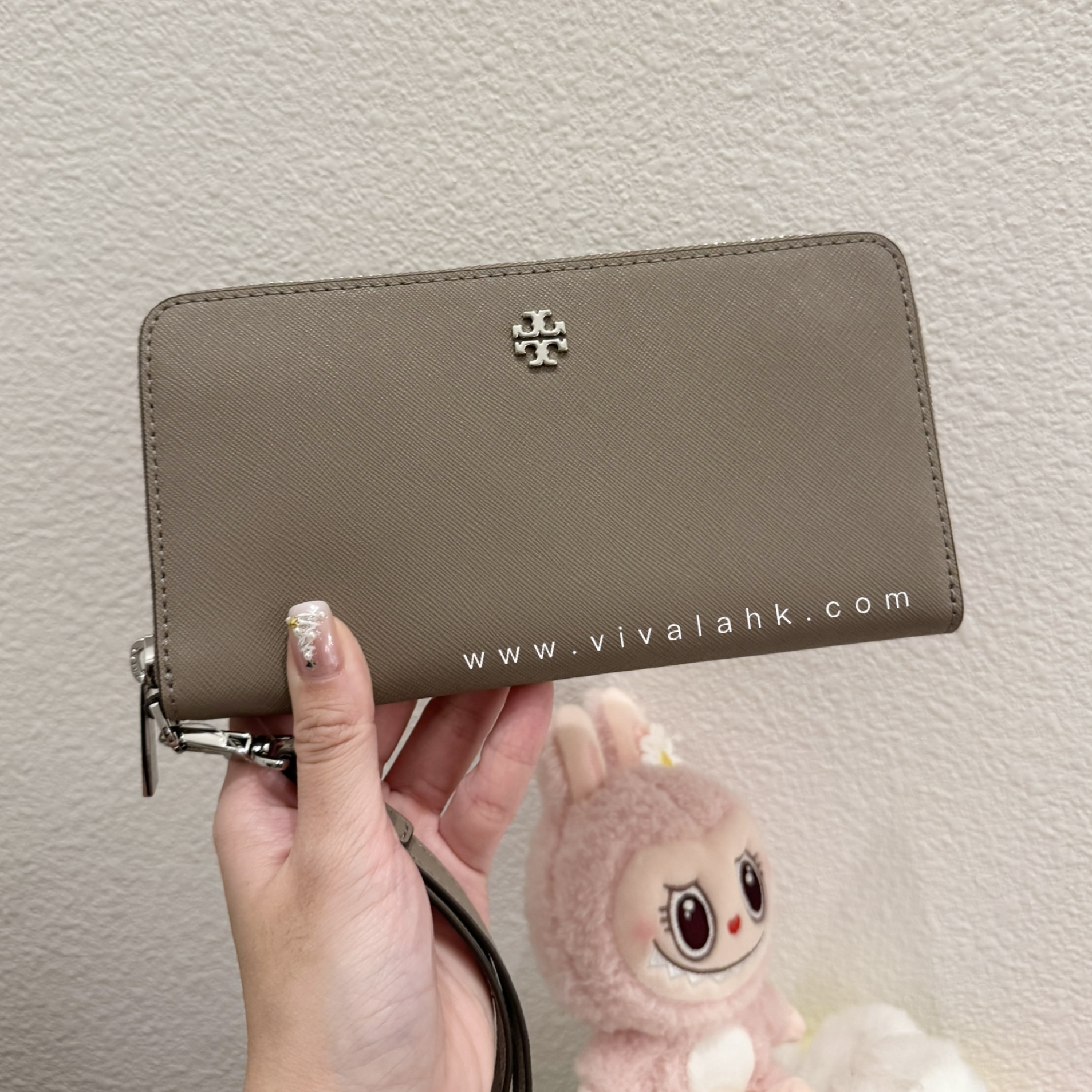 Tory Burch - Emerson Wristlet Zip Continental Wallet (136110)