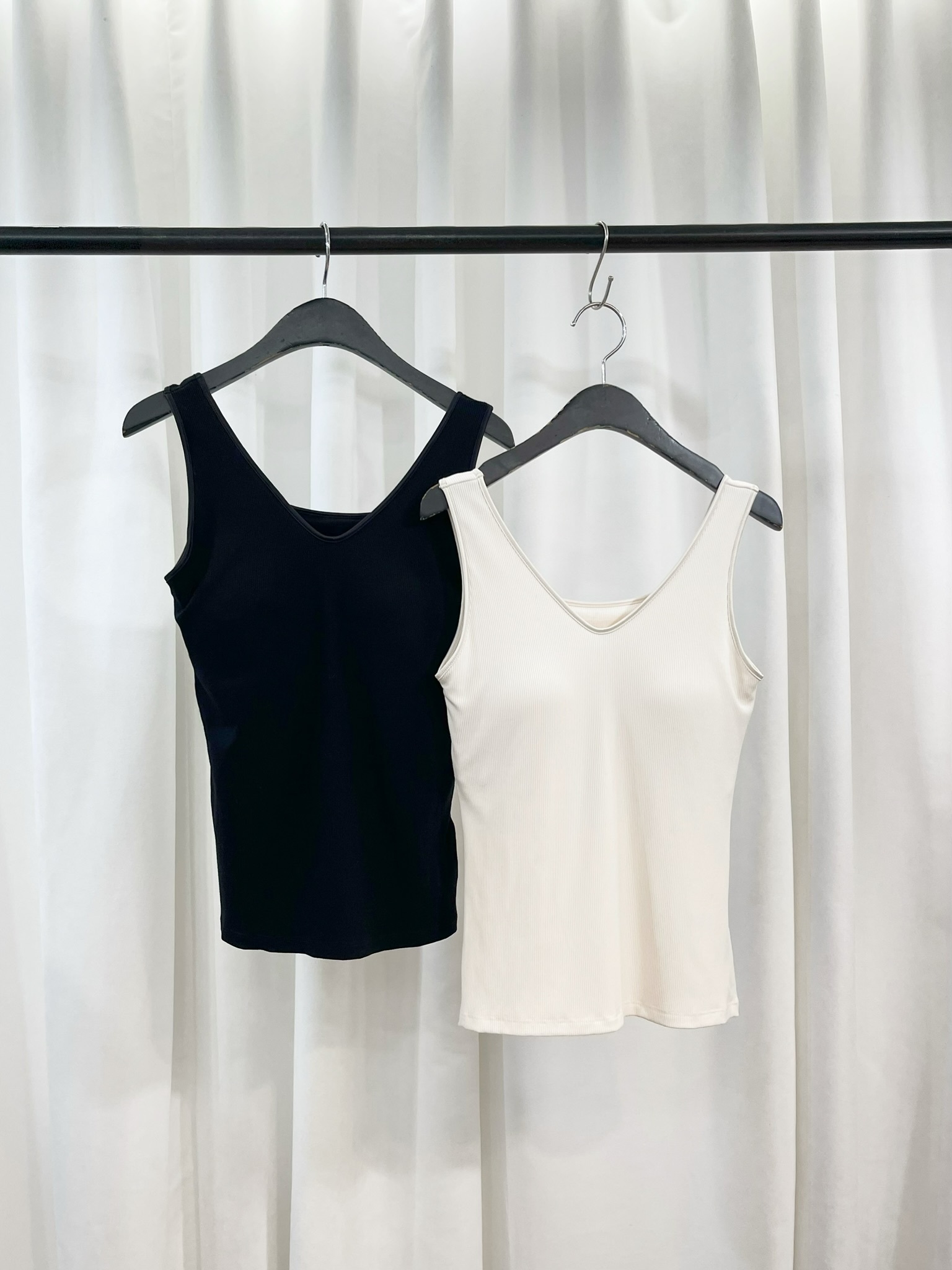 V領天絲滾邊針織背心