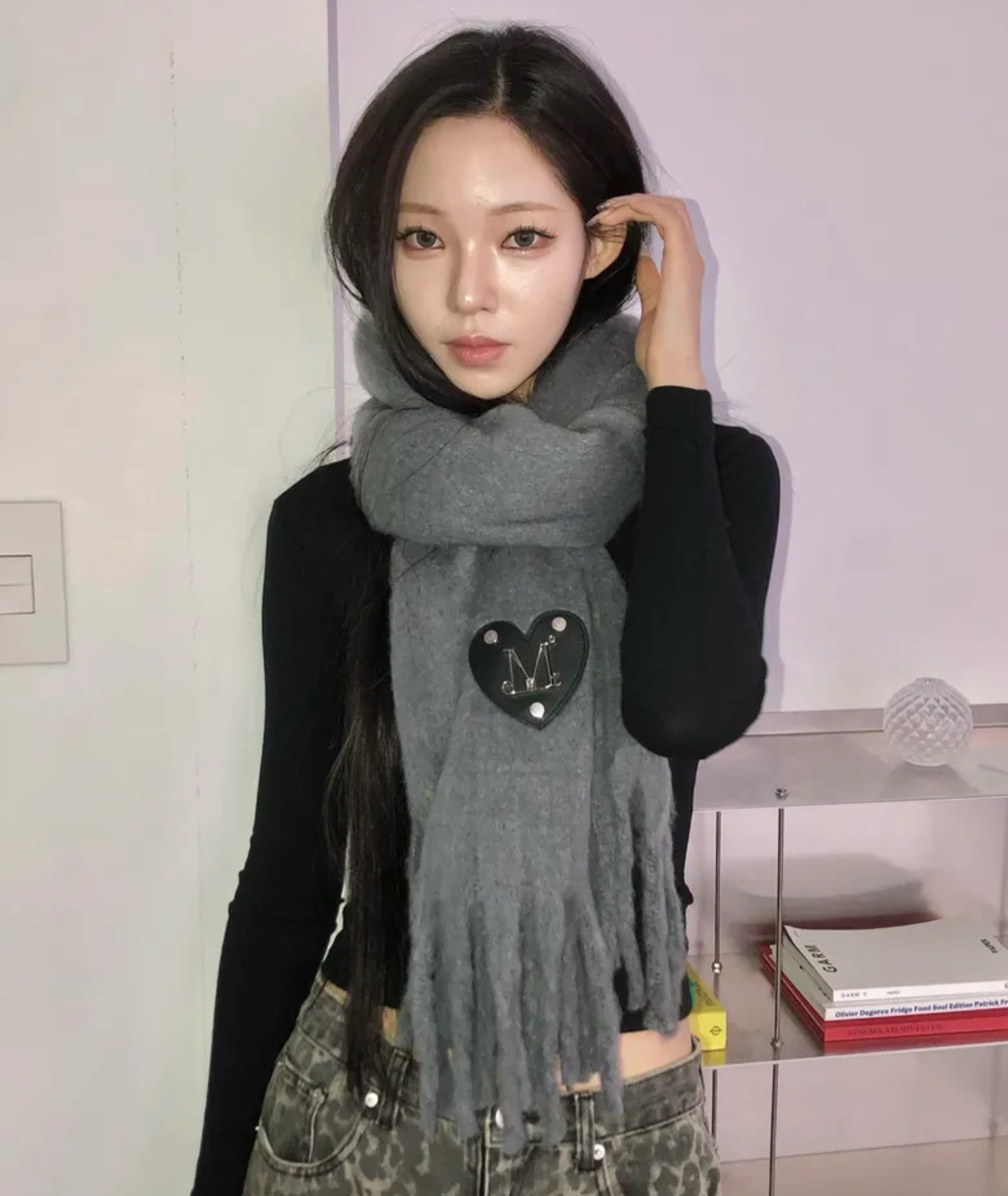 本週限時接單!! 韓國🇰🇷連線 MUCENT 皮革愛心流蘇圍巾 卯丁 蓬鬆感 5色(任買兩件711免運)/預購