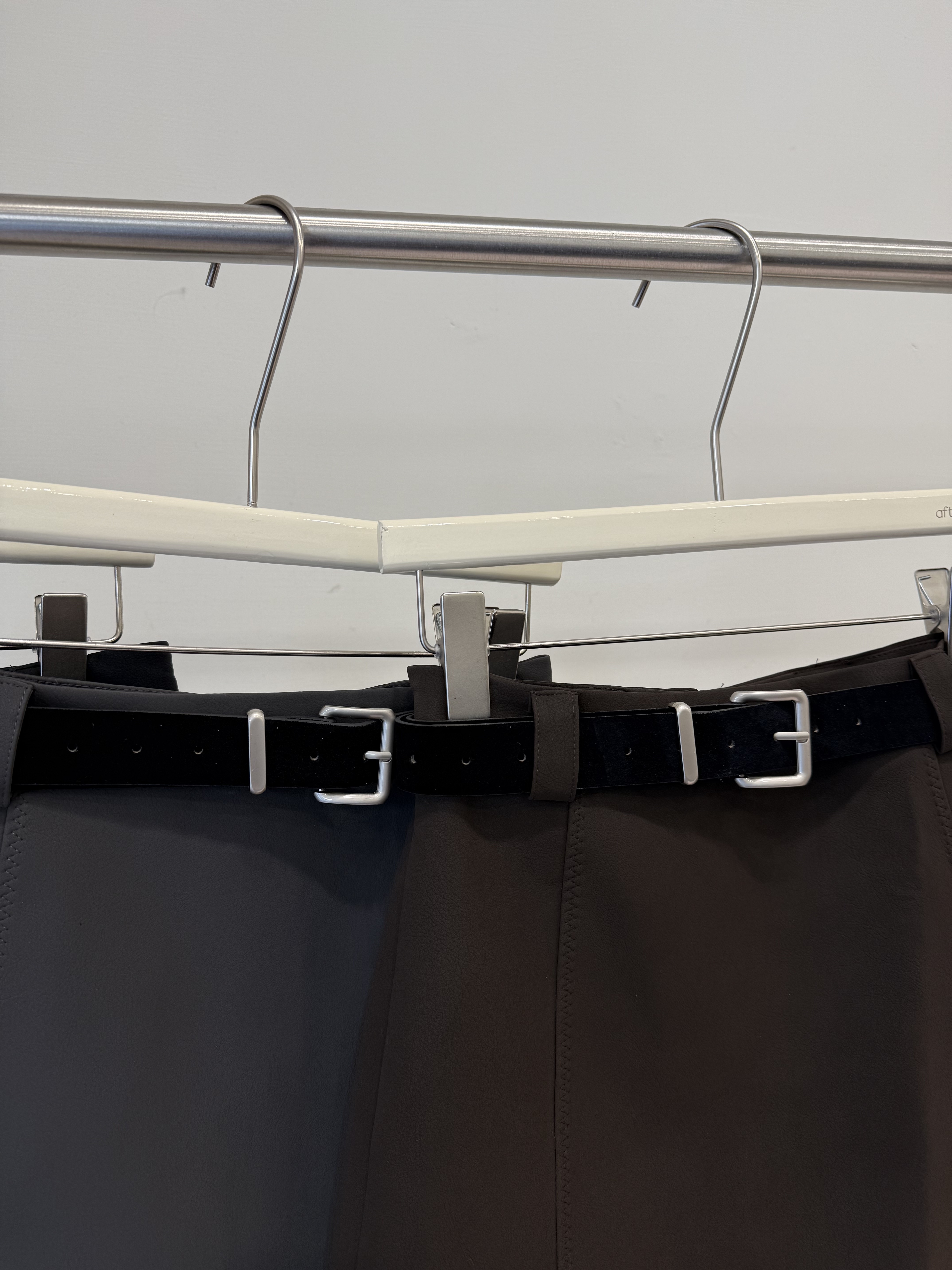 1122 霧面皮革短裙（附皮帶）