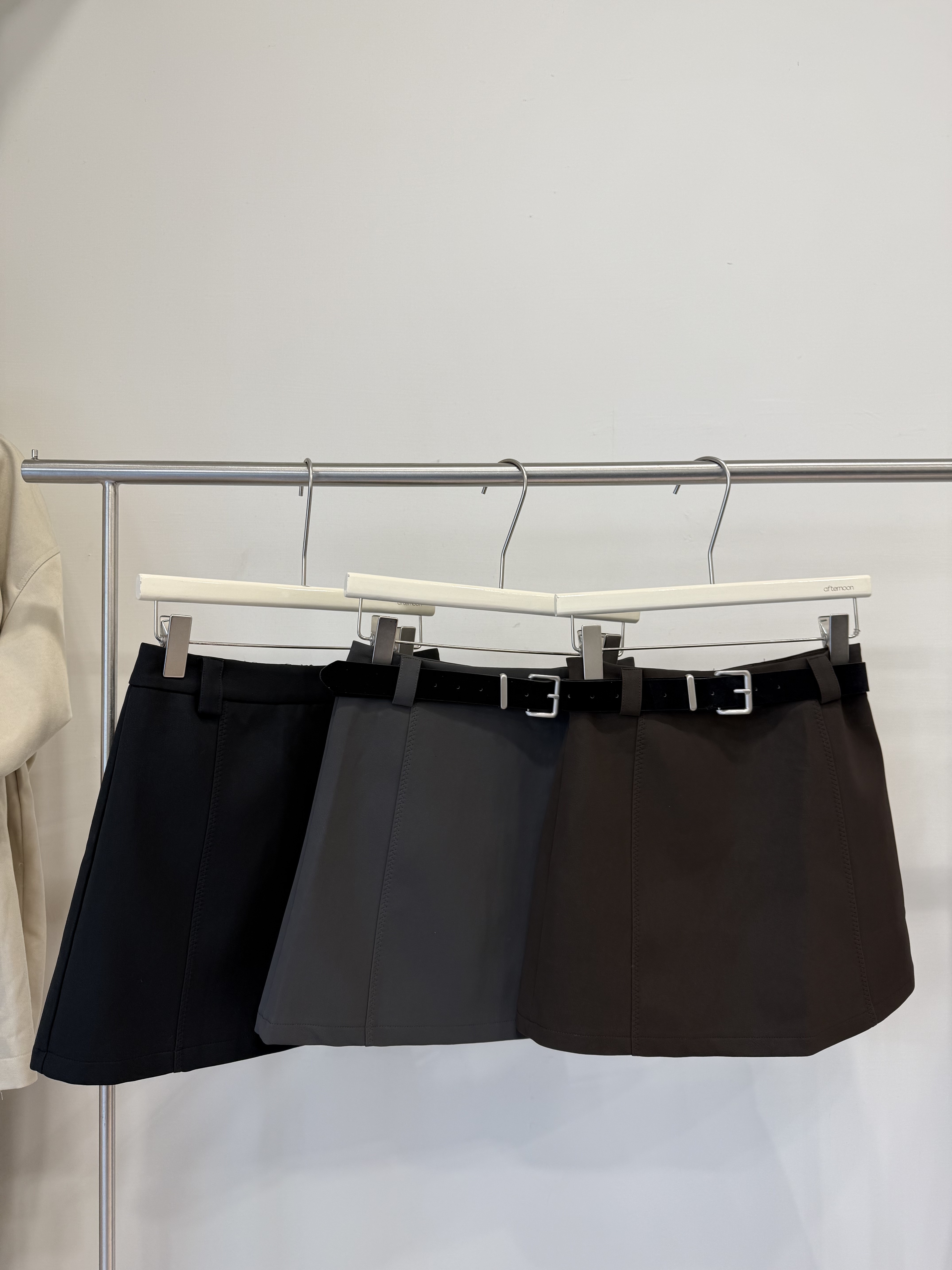 1122 霧面皮革短裙（附皮帶）