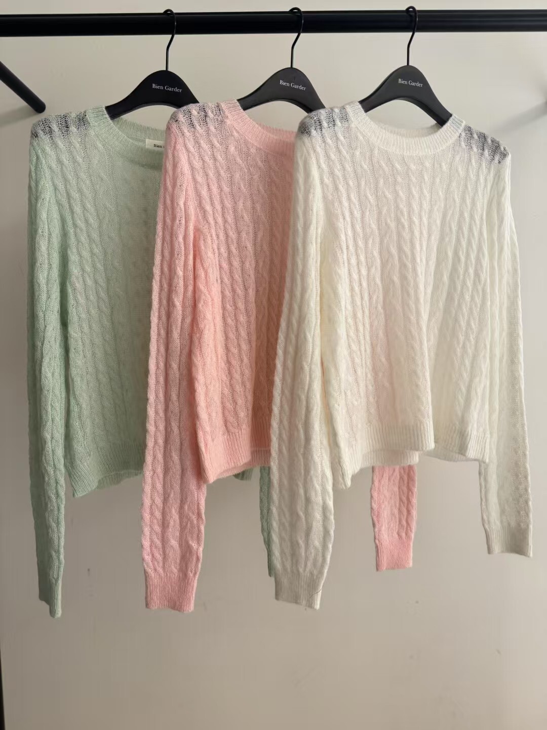 BG5356 薄款麻花織紋圓領上衣（優惠碼不適用）