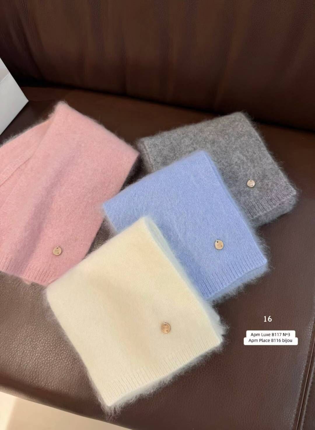 BN5337 高質羊絨小金扣短頸巾