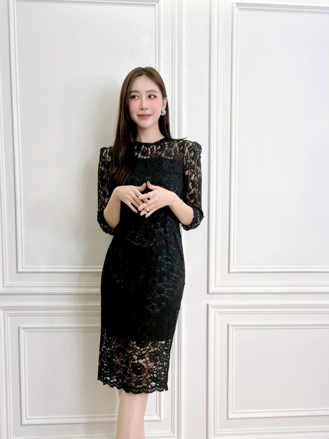 修身好版型!蕾絲透視合身洋