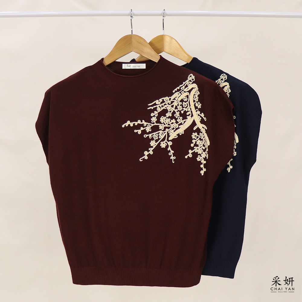 半邊刺繡飛鼠袖針織上衣