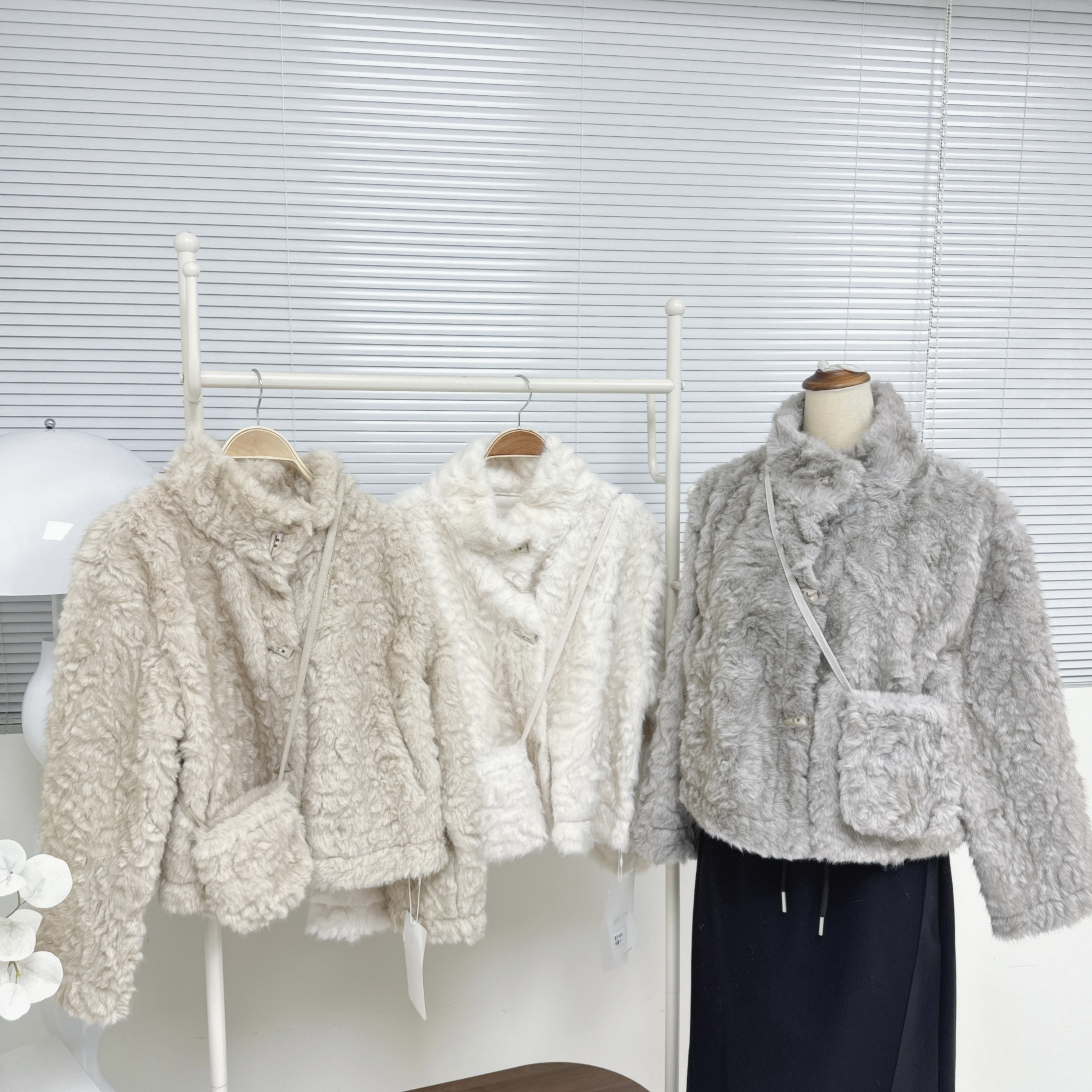 【Hoi2推介】牛角鈕毛毛外套(附送電話袋)