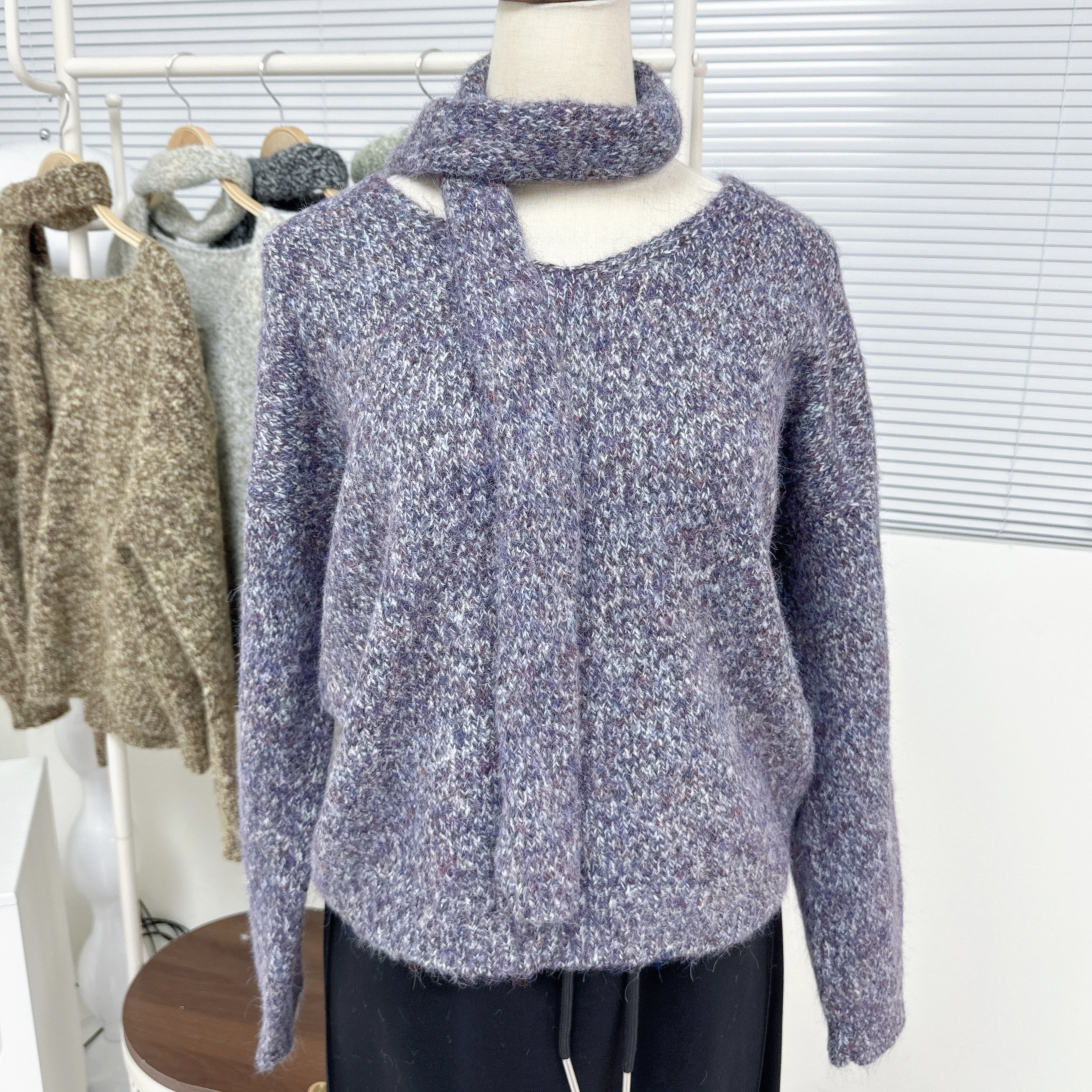 【Hoi2推介】V領混色長袖毛衣連頸巾 (A29)