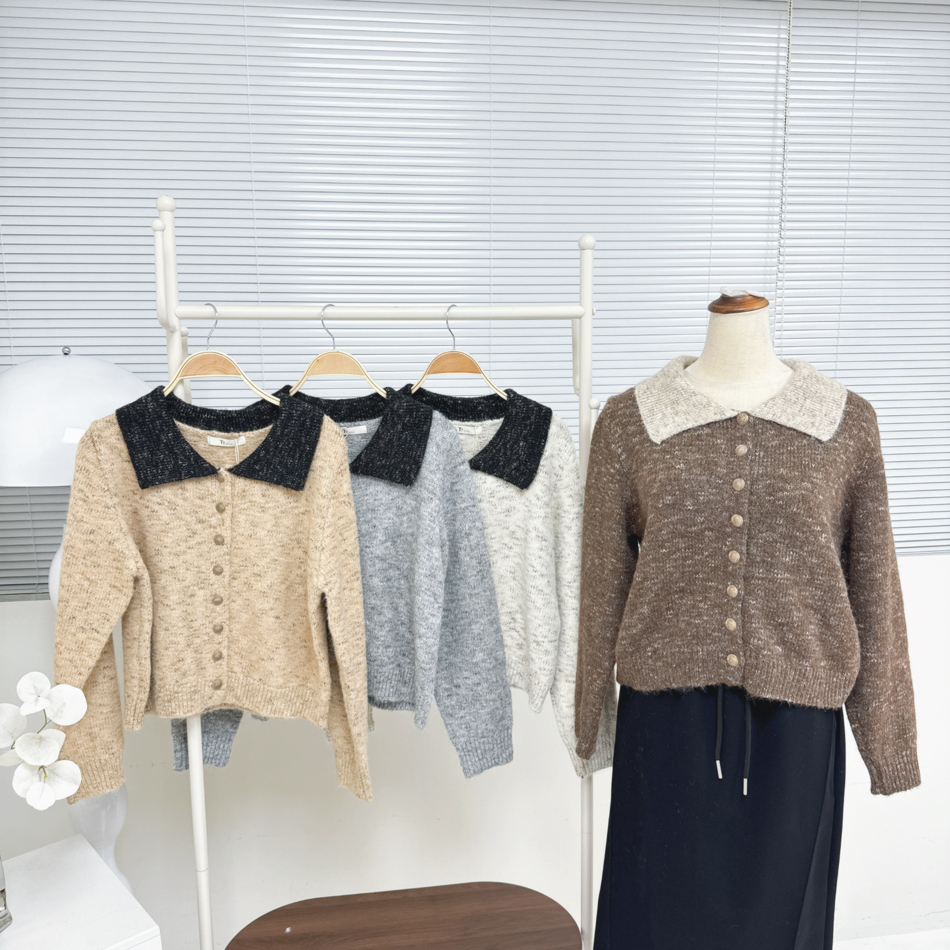 【Hoi2推介】拼色反領金鈕毛衣外套