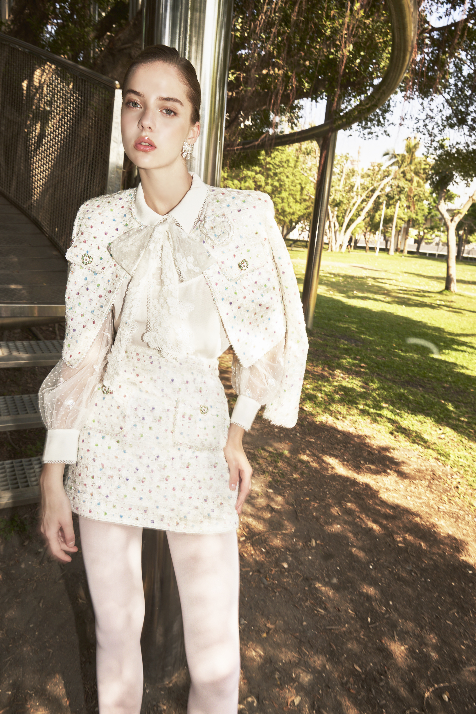 BE15025D1 甜香織光多彩格紋粗花呢小香短版外套 (附別針)