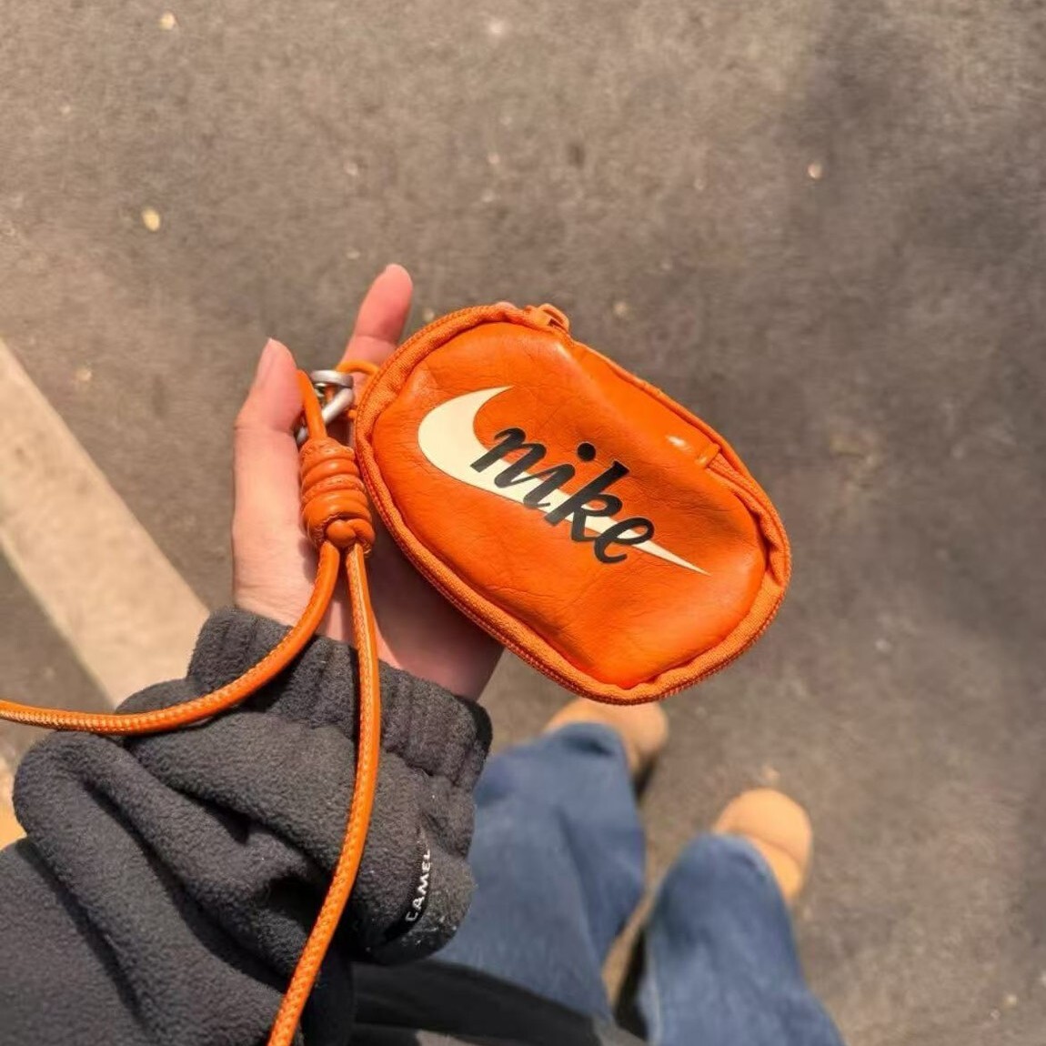 『預購商品』NIKE 海外限定 皮革迷你小掛包 BG053-801