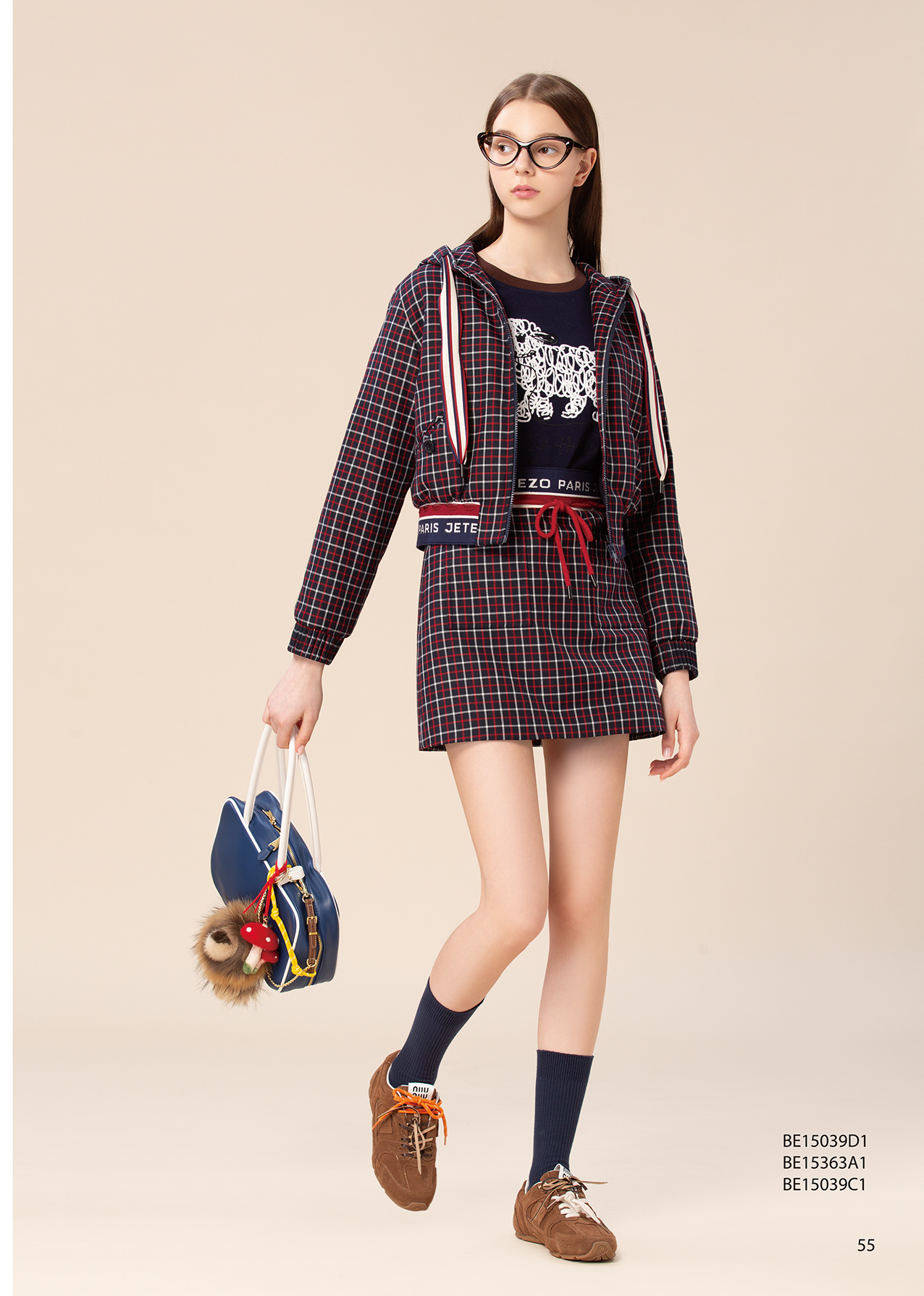 BE15039D1 巴黎格紋彈性字母織帶短版連帽外套