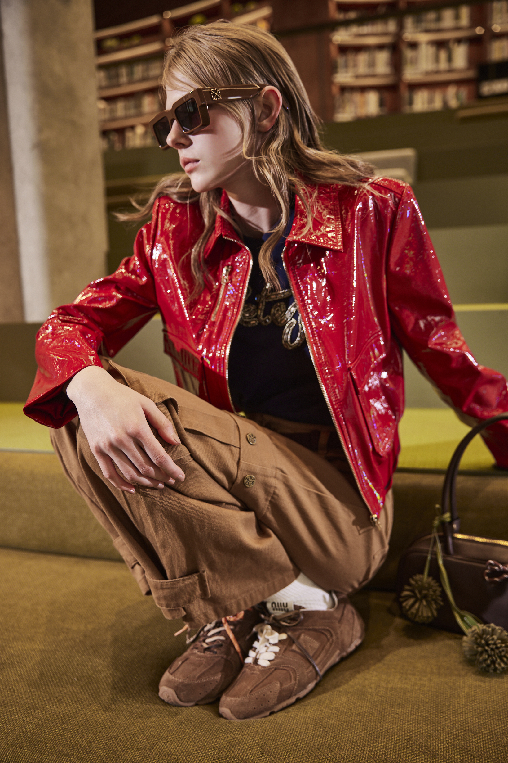 BE15050D1 亮澤飛行員復古短版外套 (2色)