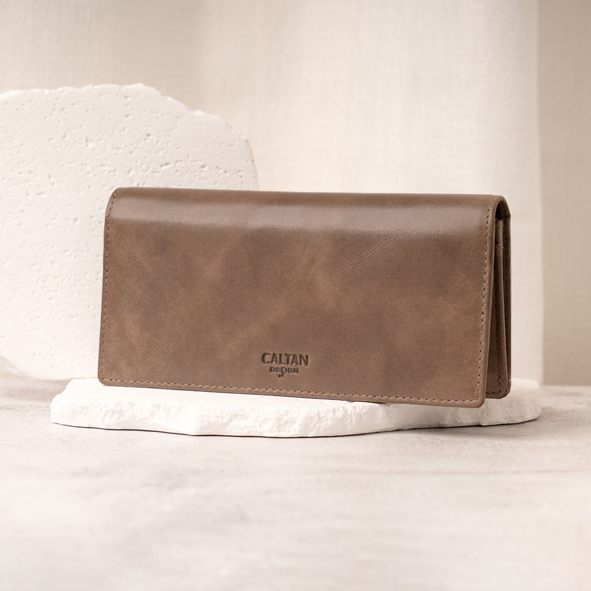 【招財母錢包💰】簡約俐落兩折真皮長夾-五色(074128)