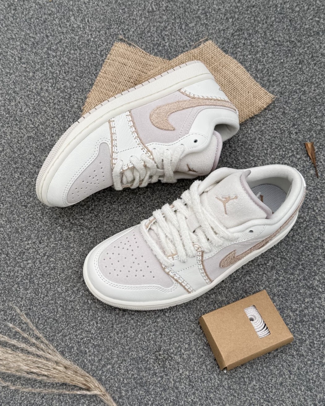 NIKE AIR JORDAN 1 LOW  女款 奶茶棕 HV4268-120