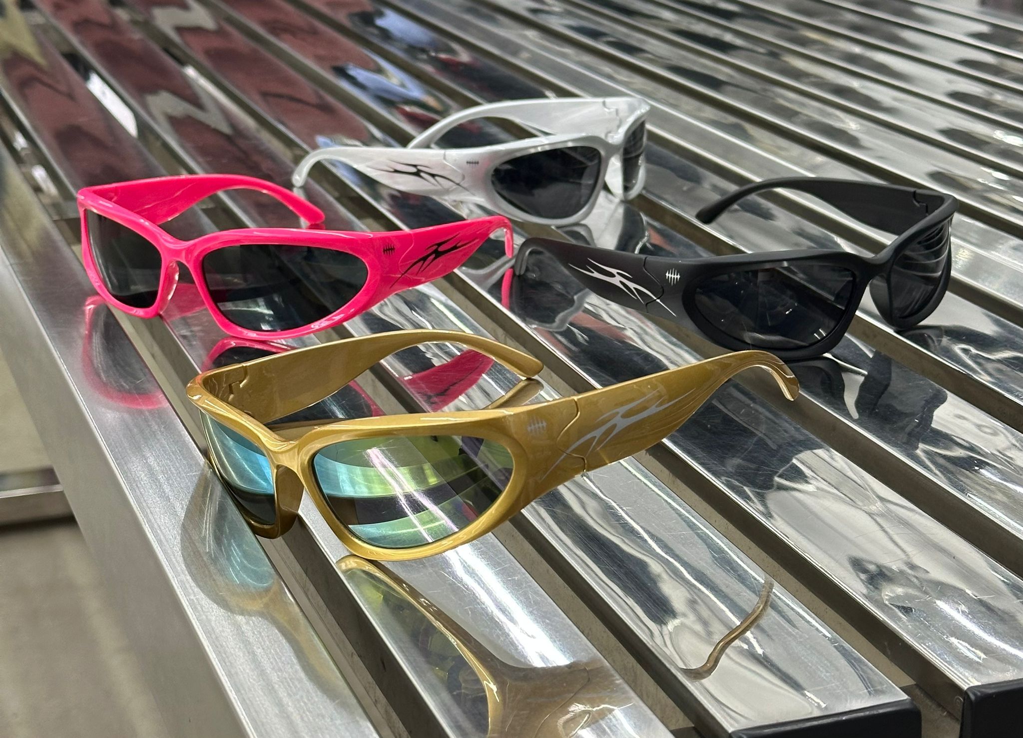 FLEXER8 - 819 Studio™︎ Y3K Sunglasses - Silver