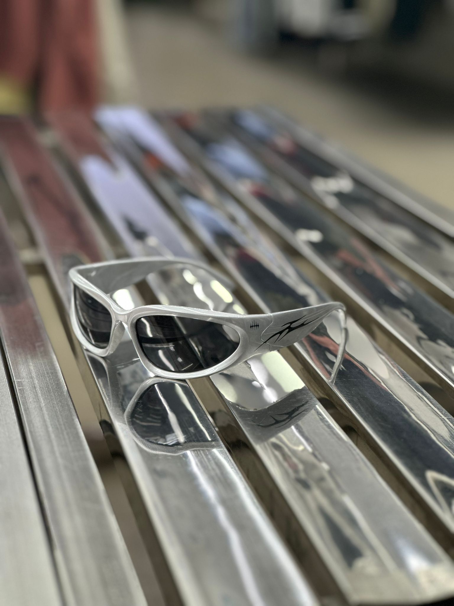 FLEXER8 - 819 Studio™︎ Y3K Sunglasses - Silver