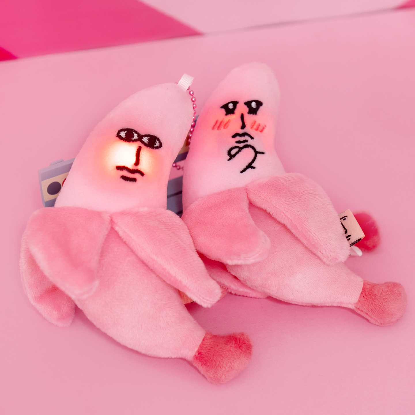 粉紅兔子發光香蕉公仔吊飾 [共2款可選擇]