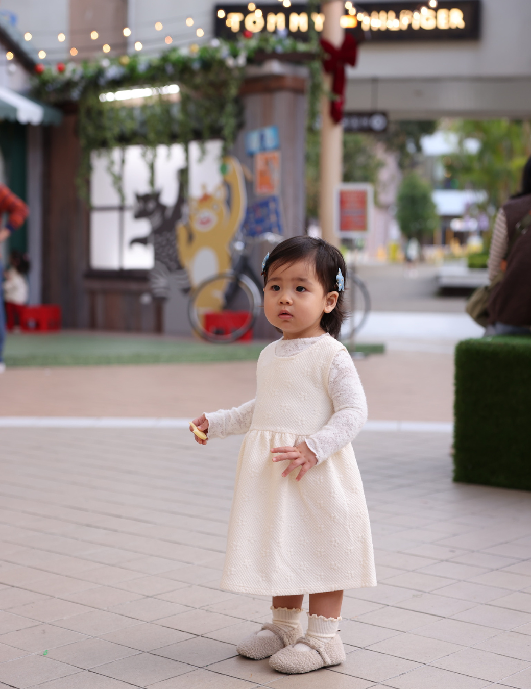 後Ｖ領綁結洋裝