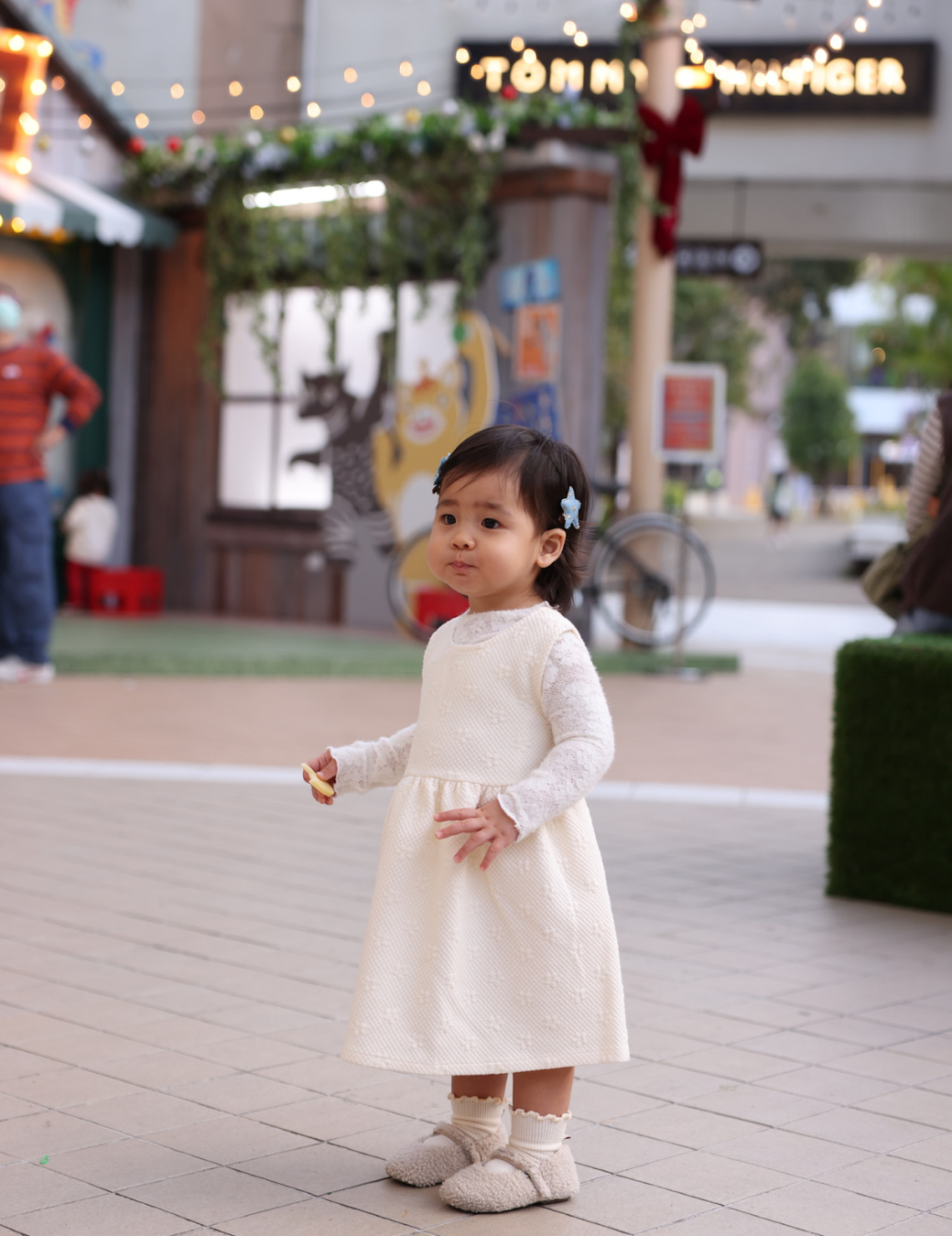 後Ｖ領綁結洋裝