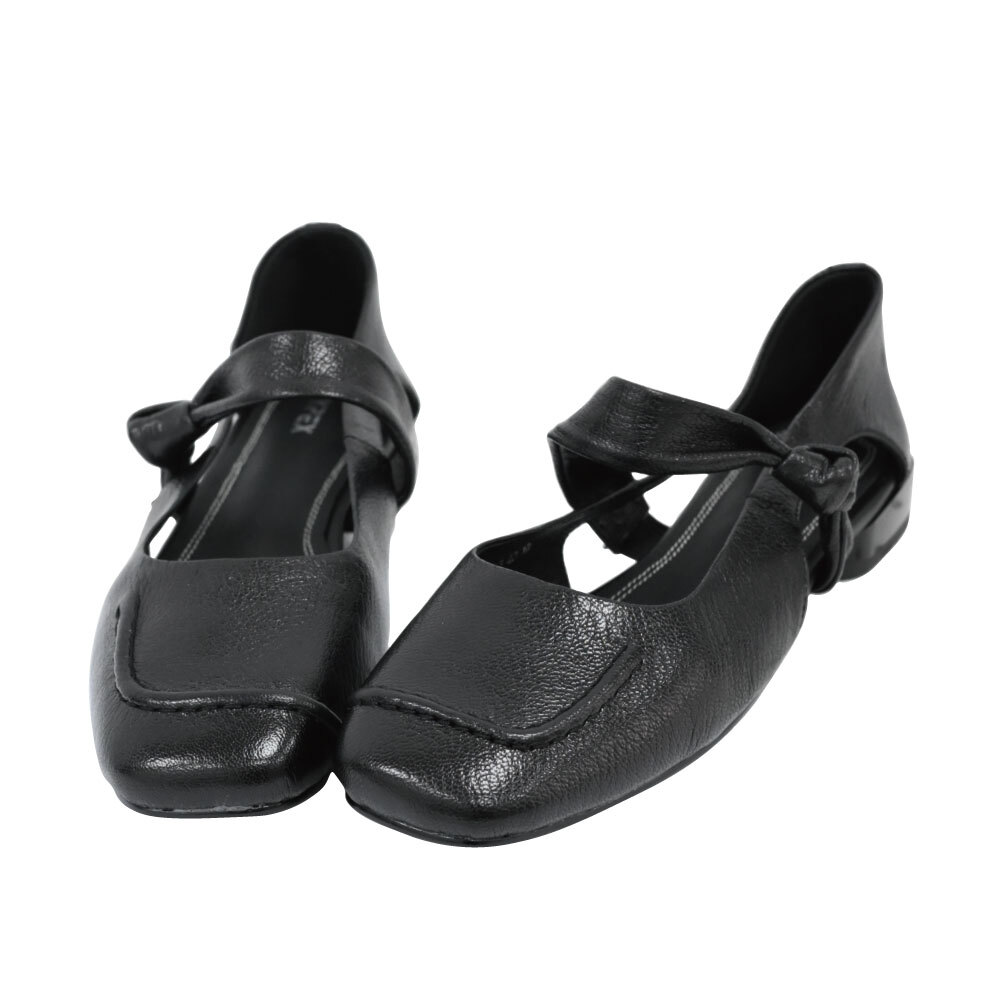 現貨 黑35 37 白36 扭結簍空低跟瑪莉珍鞋 -2色