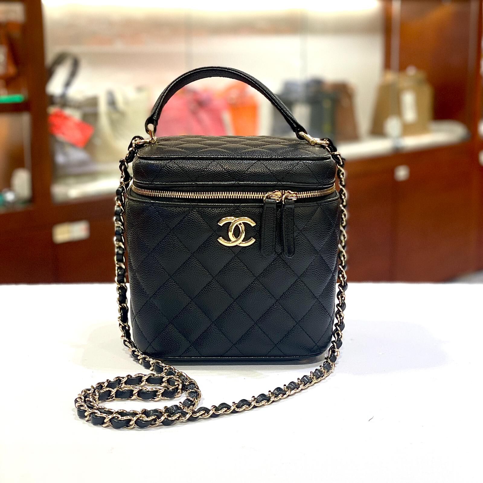 99%NEW二手CHANEL AS2362 黑色荔枝皮淡金扣 VANITY CASE單肩包 #香榭站正品