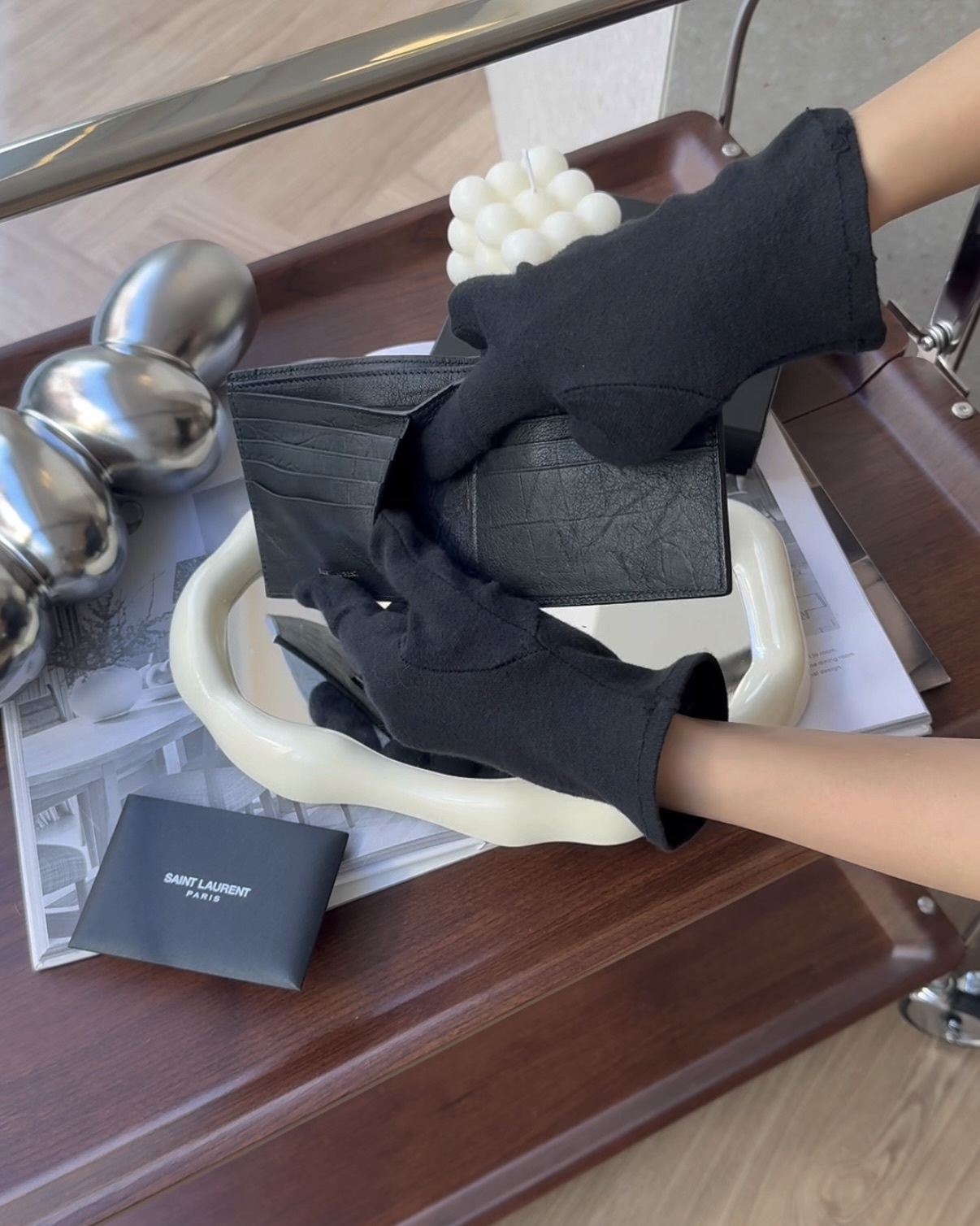 YSL｜CASSANDRA 鱷魚壓紋內八卡短夾 黑色