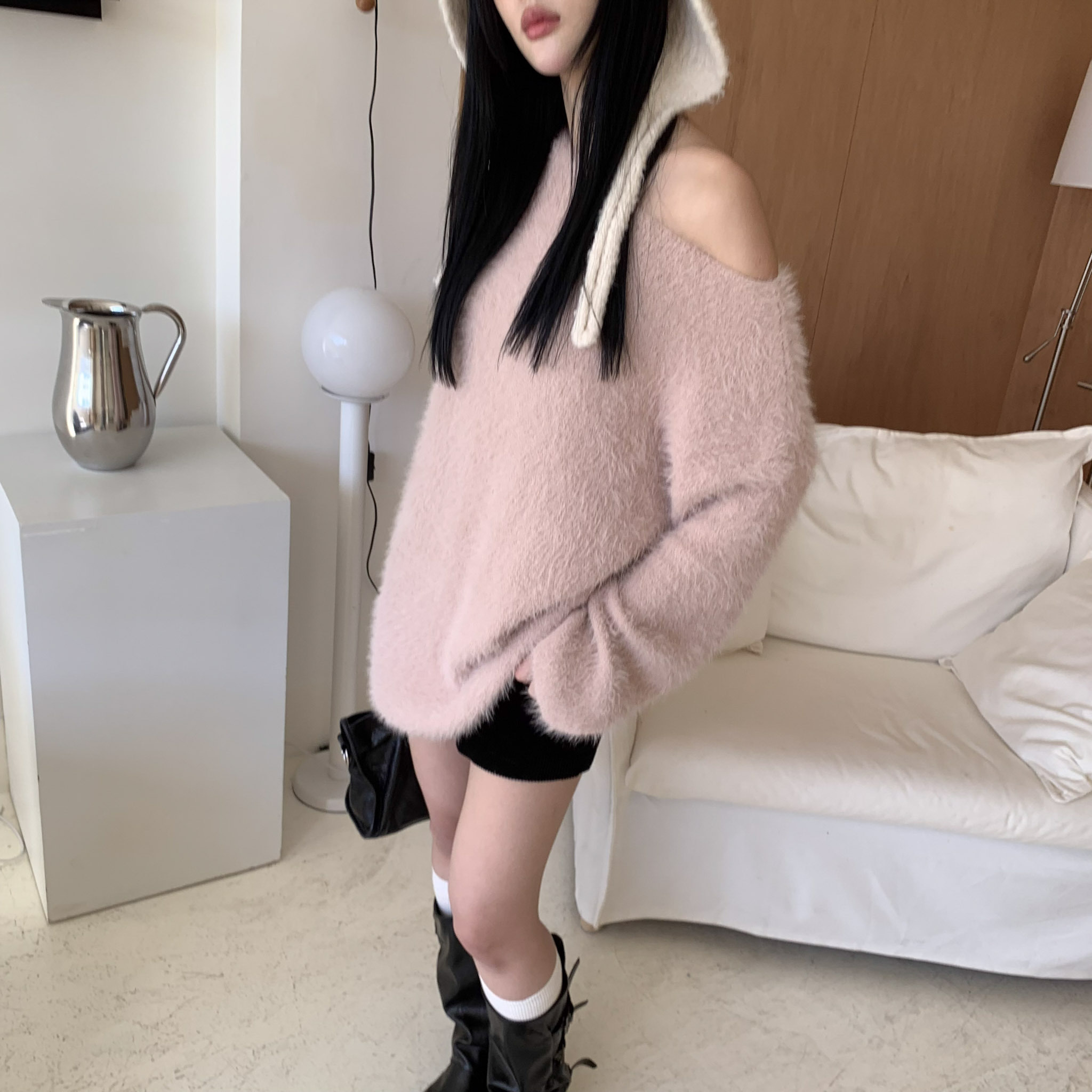 ISA_穿毛衣的季節 大寬領親膚馬海毛上衣_51201