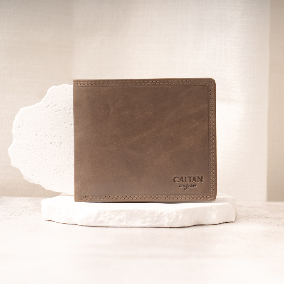 真皮製作經典版三折男用短夾-五色(072698)