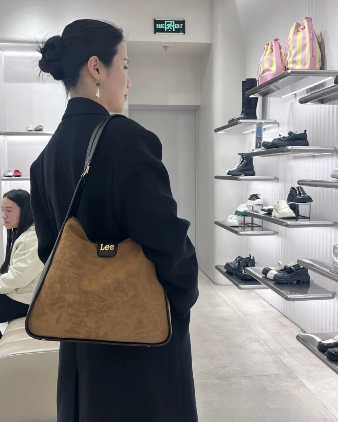 【預購】LEE 復古絨面單肩包 2色 LE250266M