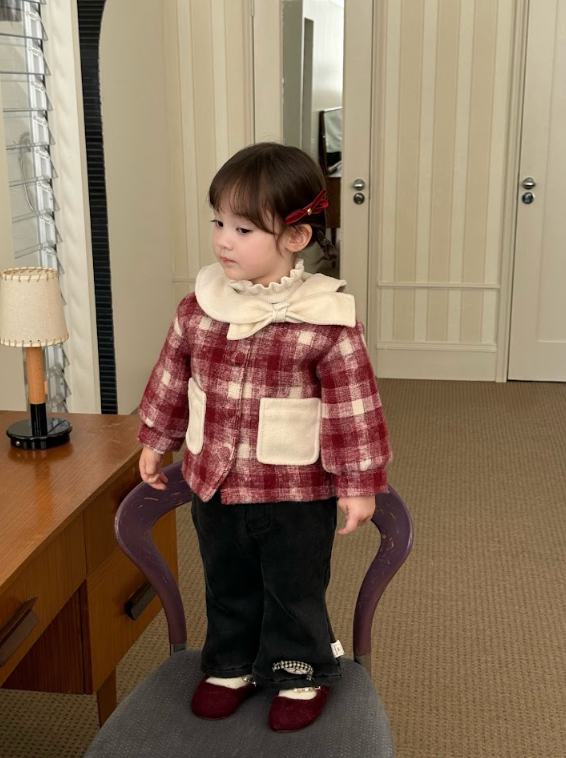 BYB12OW009RD 名媛蝴蝶結領紅格甜美外套