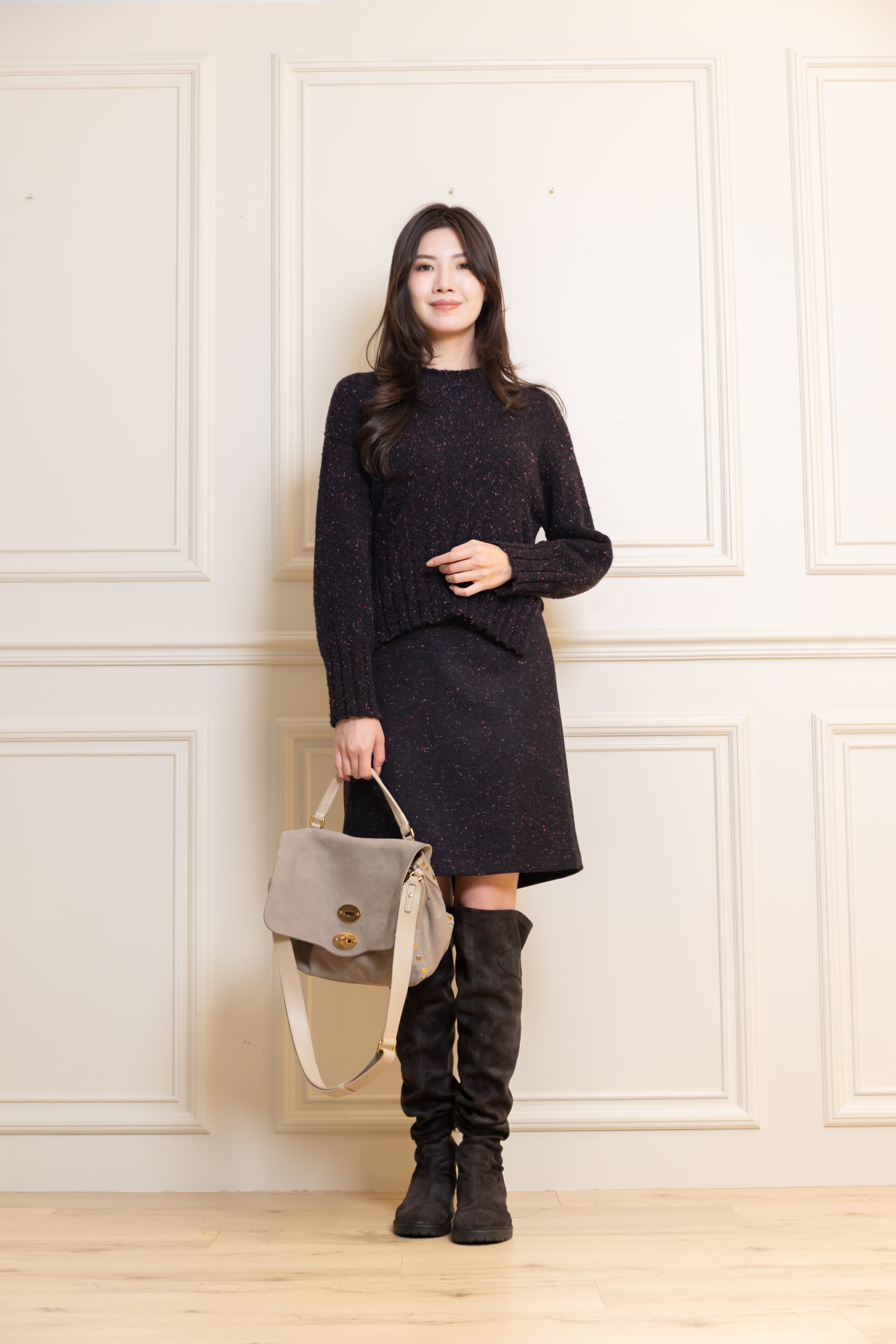 LIVIANA CONTI 側開叉短版毛衣(黑)