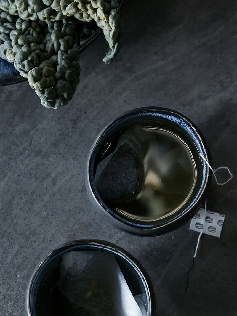 ByOn-Guilia 古莉婭茶杯,運用雙色,內平滑外霧面,純手工,營造大海的神秘感