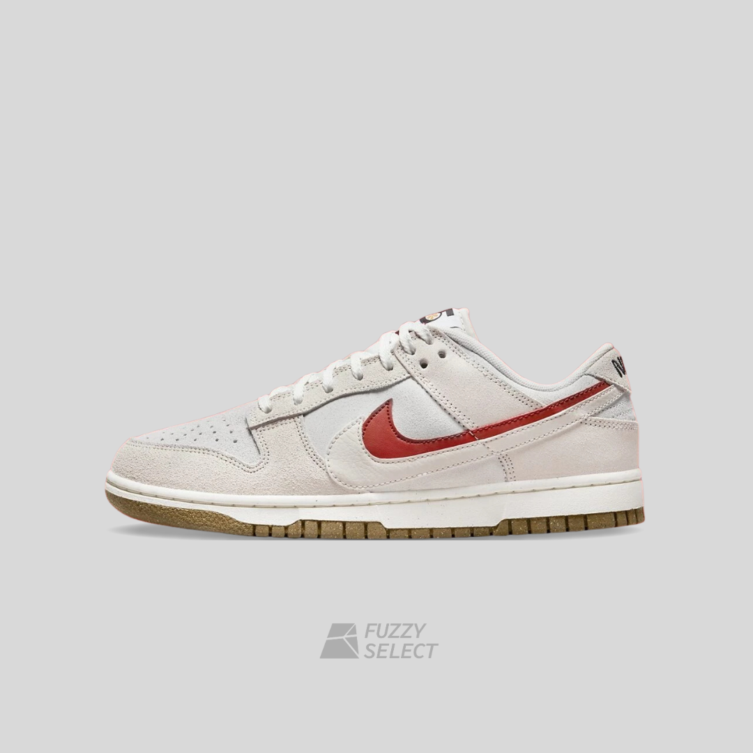 【逢甲 FUZZY】W Nike Dunk Low 85 "Double Swoosh" 米灰 米紅 雙勾 麂皮 焦糖底 DO9457-100