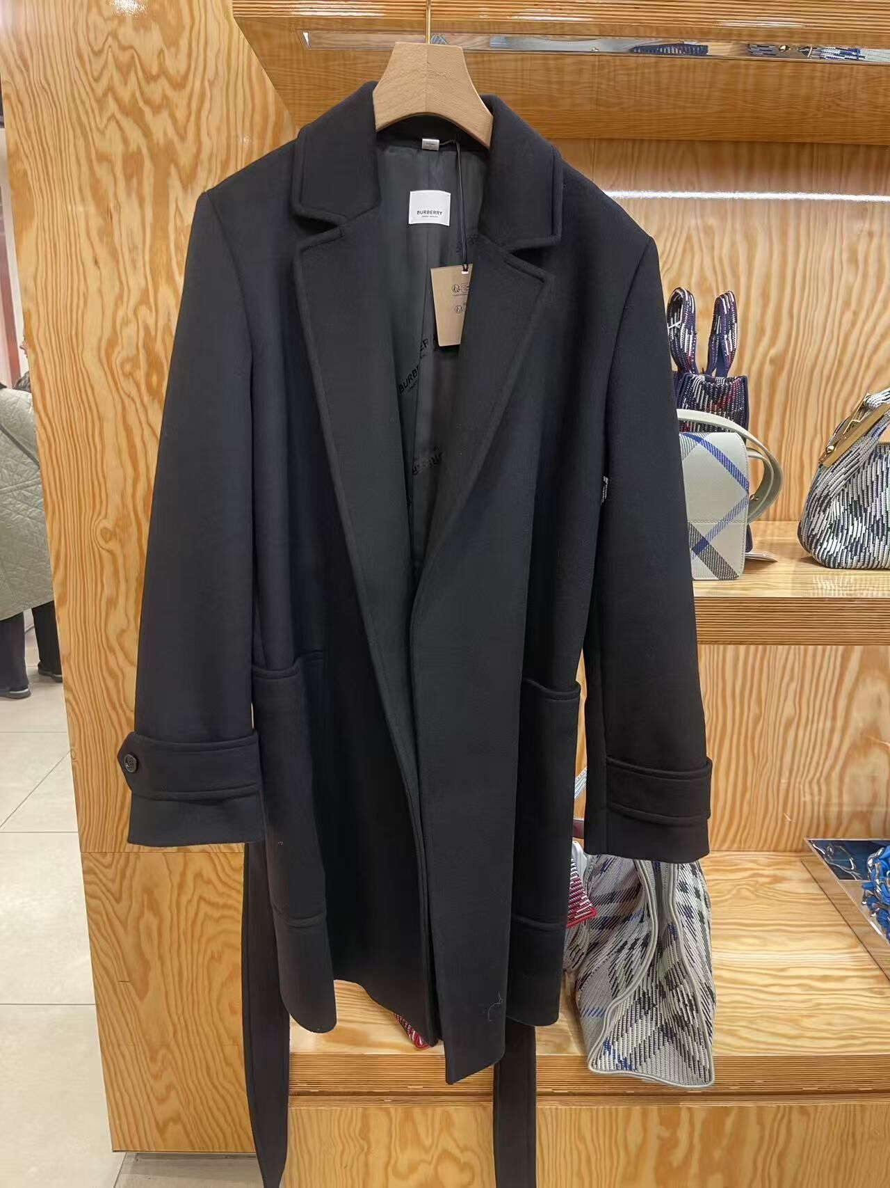 Burberry sherringham coat black