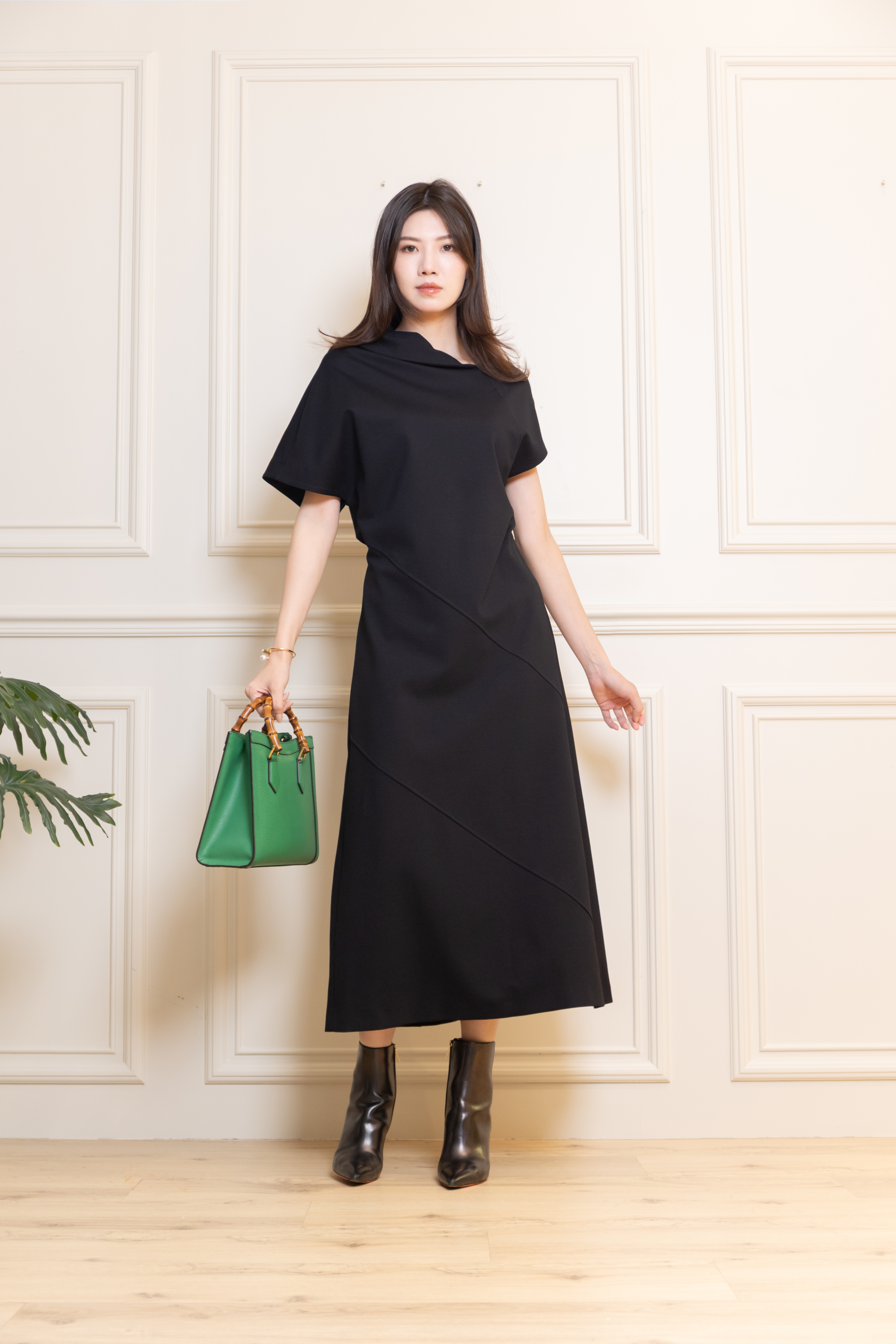 LIVIANA CONTI 不規則領長洋裝(黑)