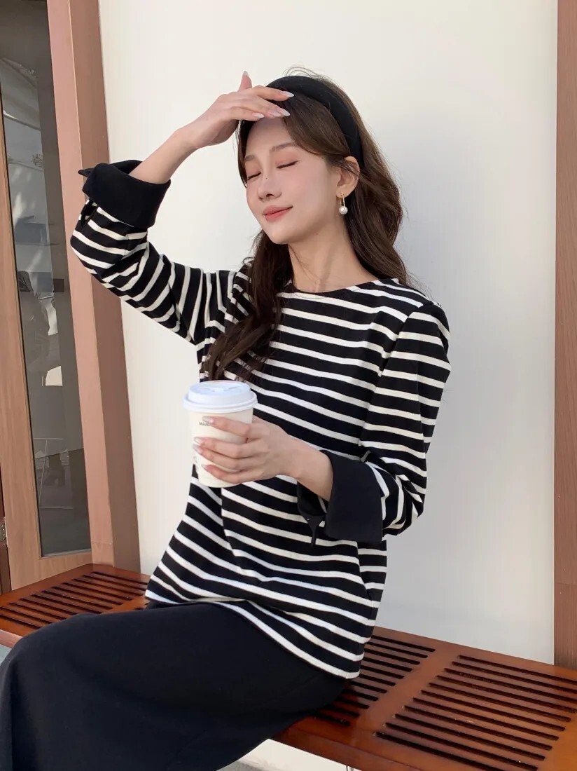 配色反摺手袖造型橫條紋圓領上衣-F / 2色 (Elegant & Love)