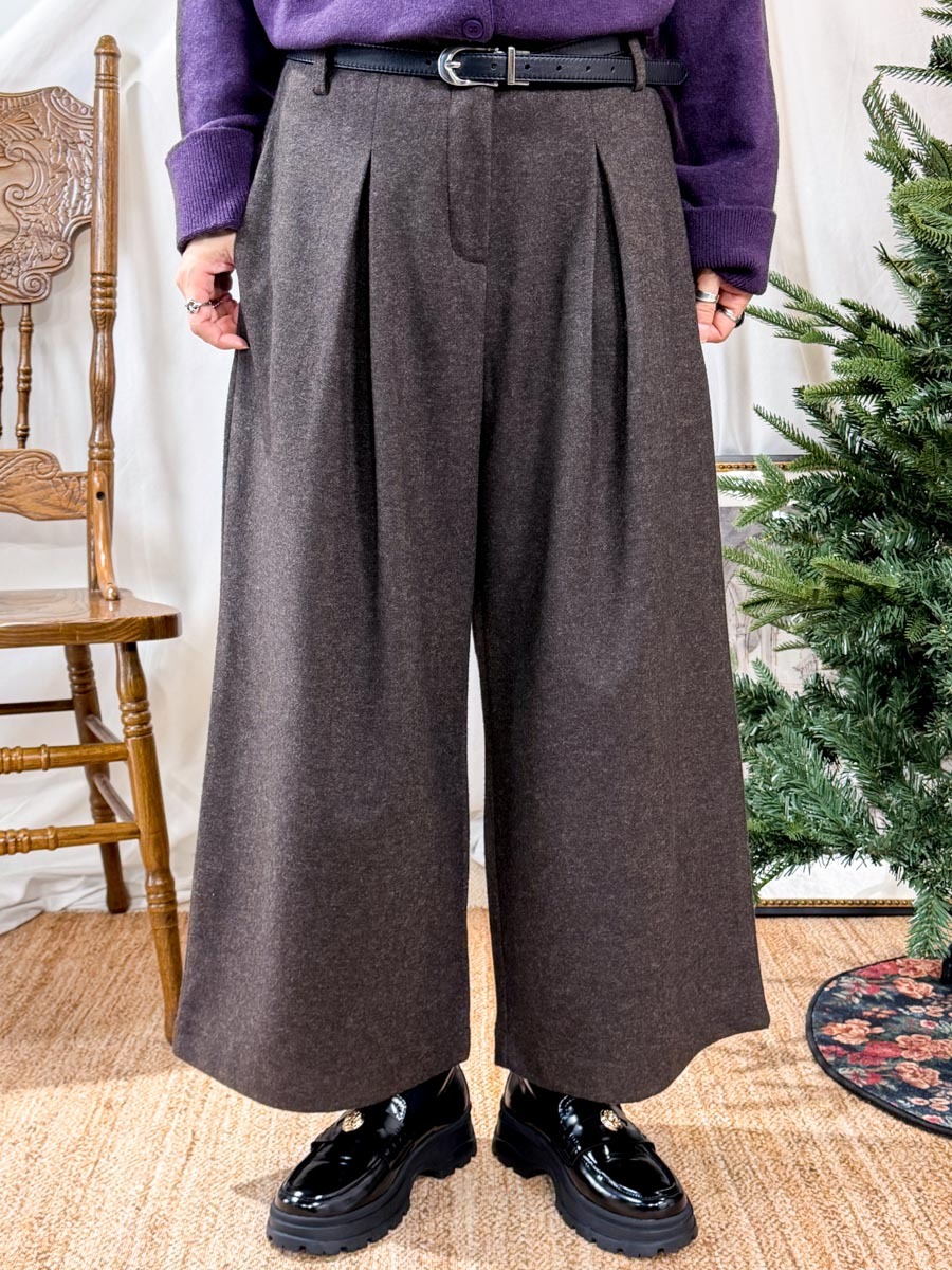 ⬇️開倉低至半價😱FINALSALE📣腰位扣鈕．前打摺．絨絨料直腳褲 (有袋) 【不設退換】