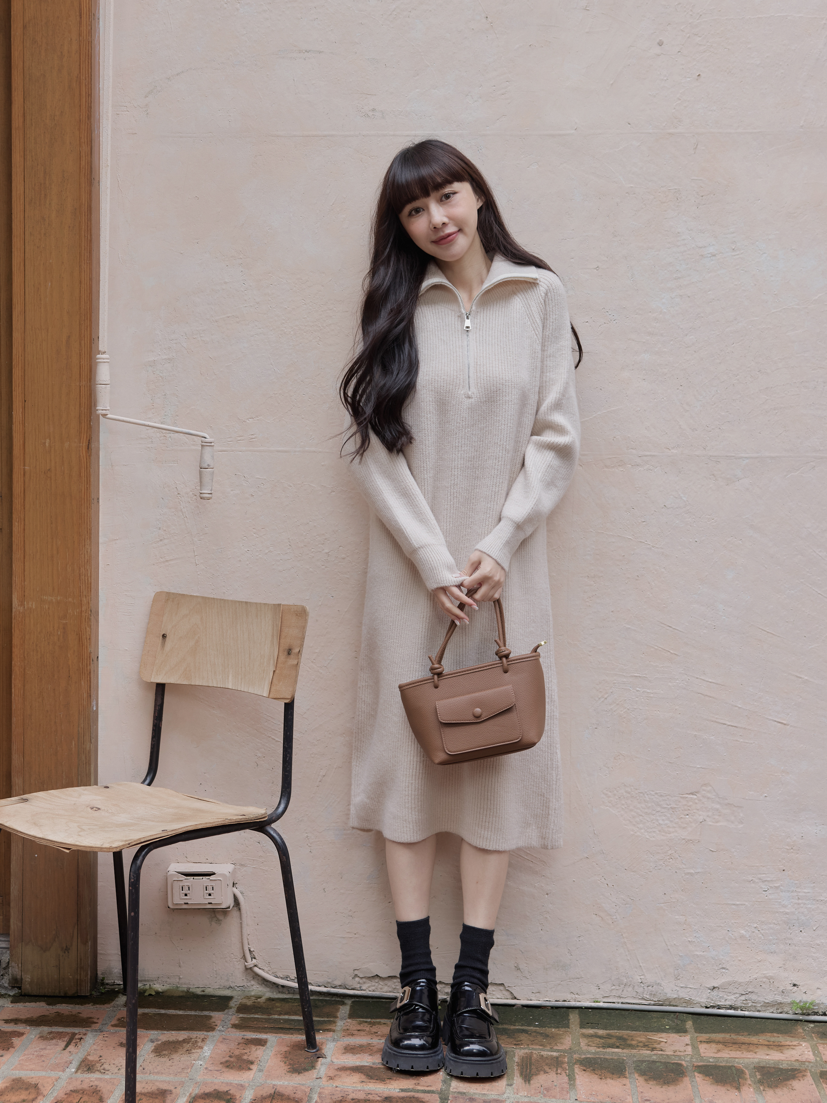 小個推薦 翻領半拉鍊坑紋長洋