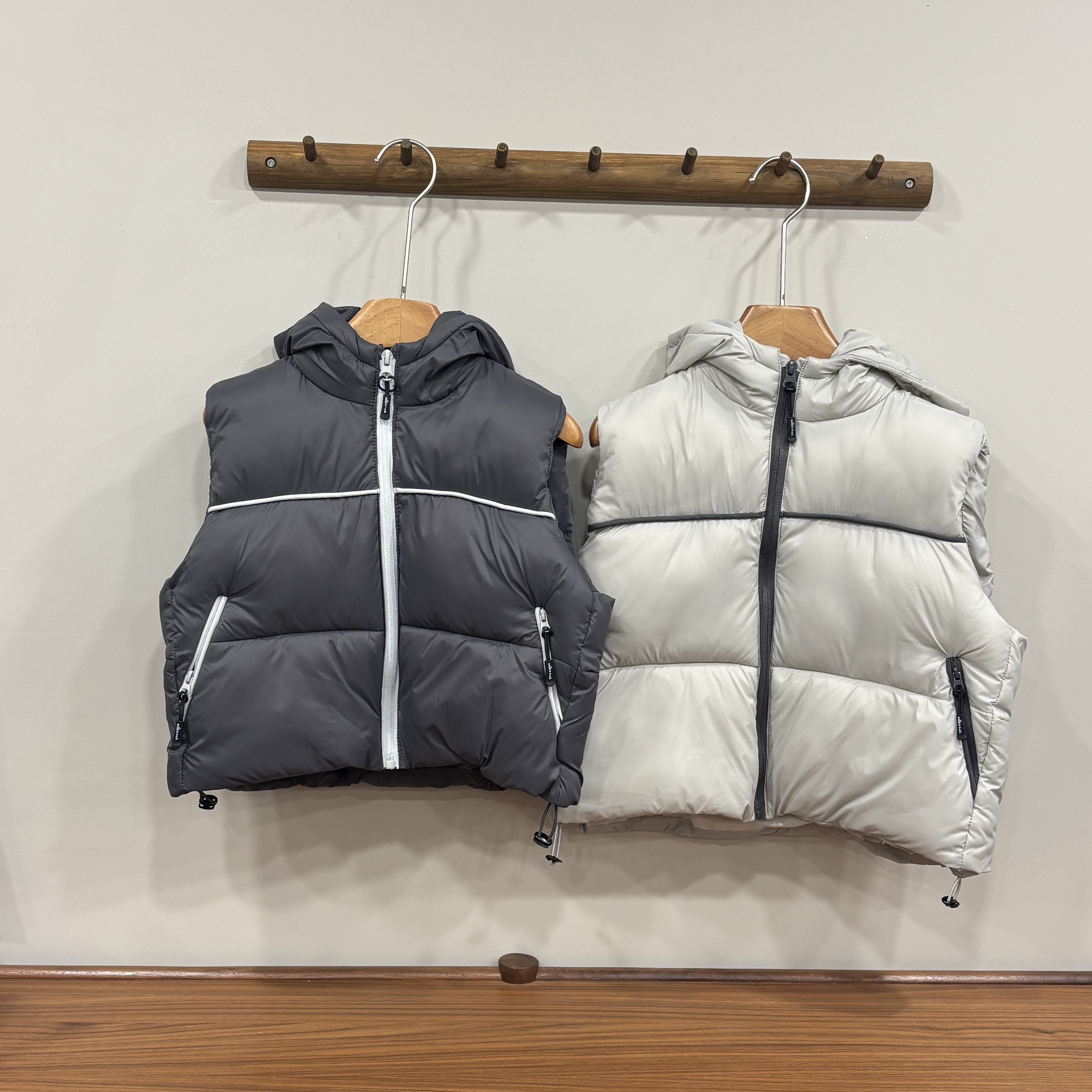 A03432 拼色線條連帽背心