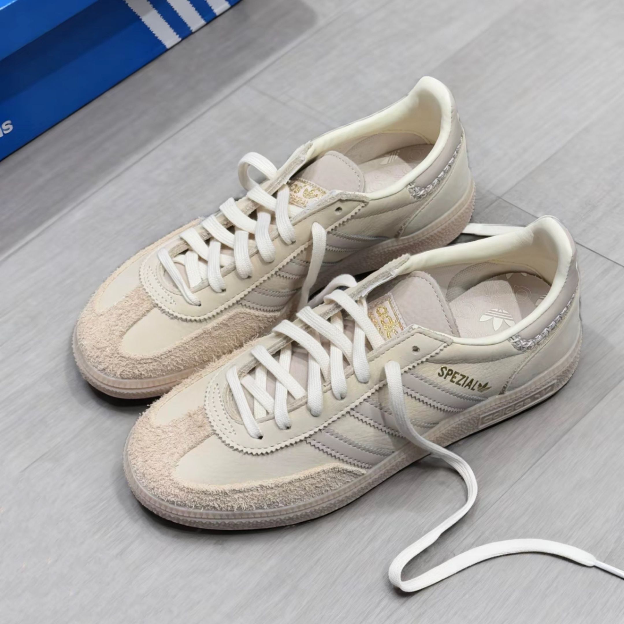 NICEDAY 現貨 Adidas Handball Spezial 奶茶灰 復古 米灰 米 麂皮 奶茶 卡其 IE3699