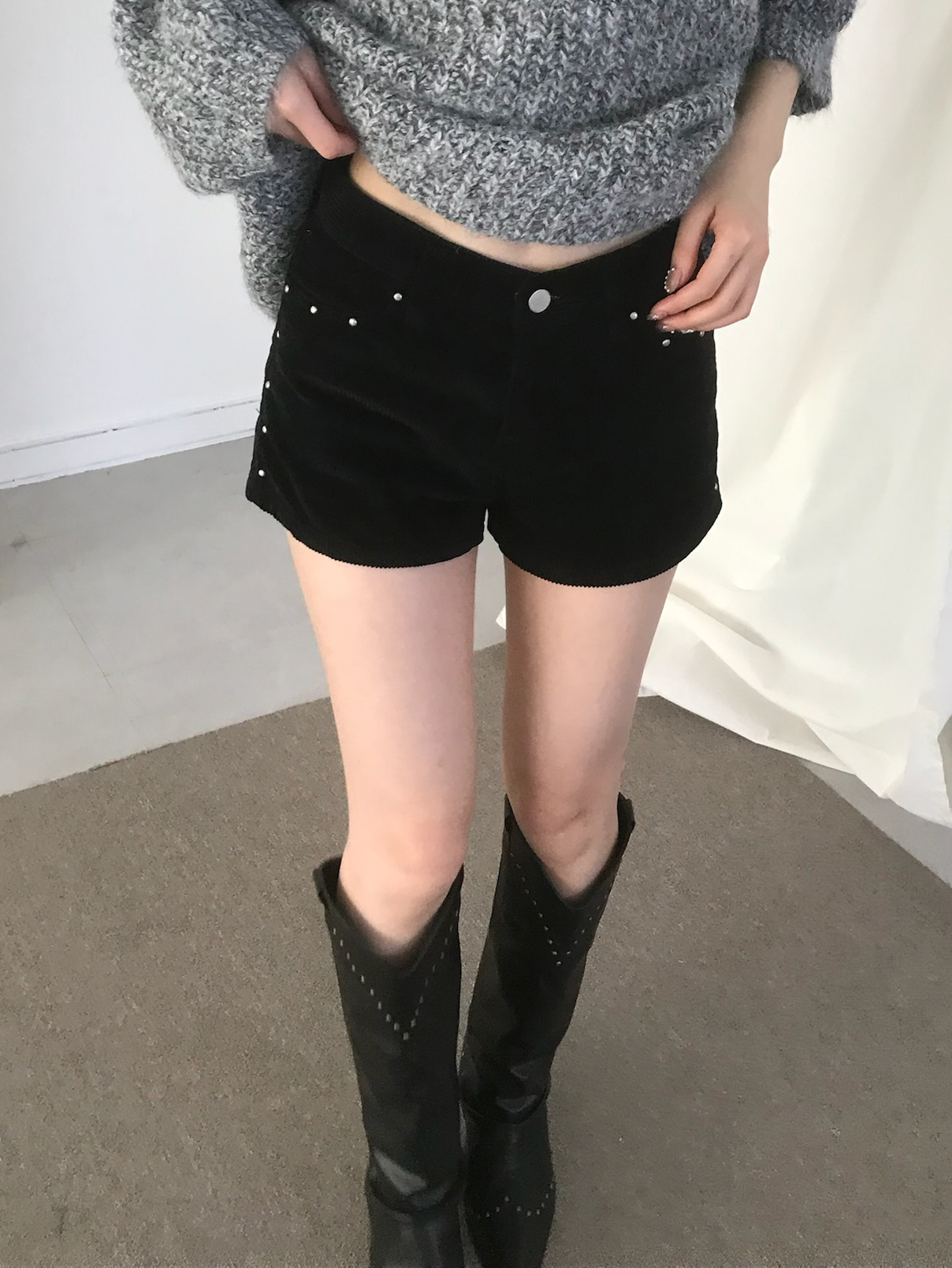 Corduroy Rhinestone Shorts #短褲